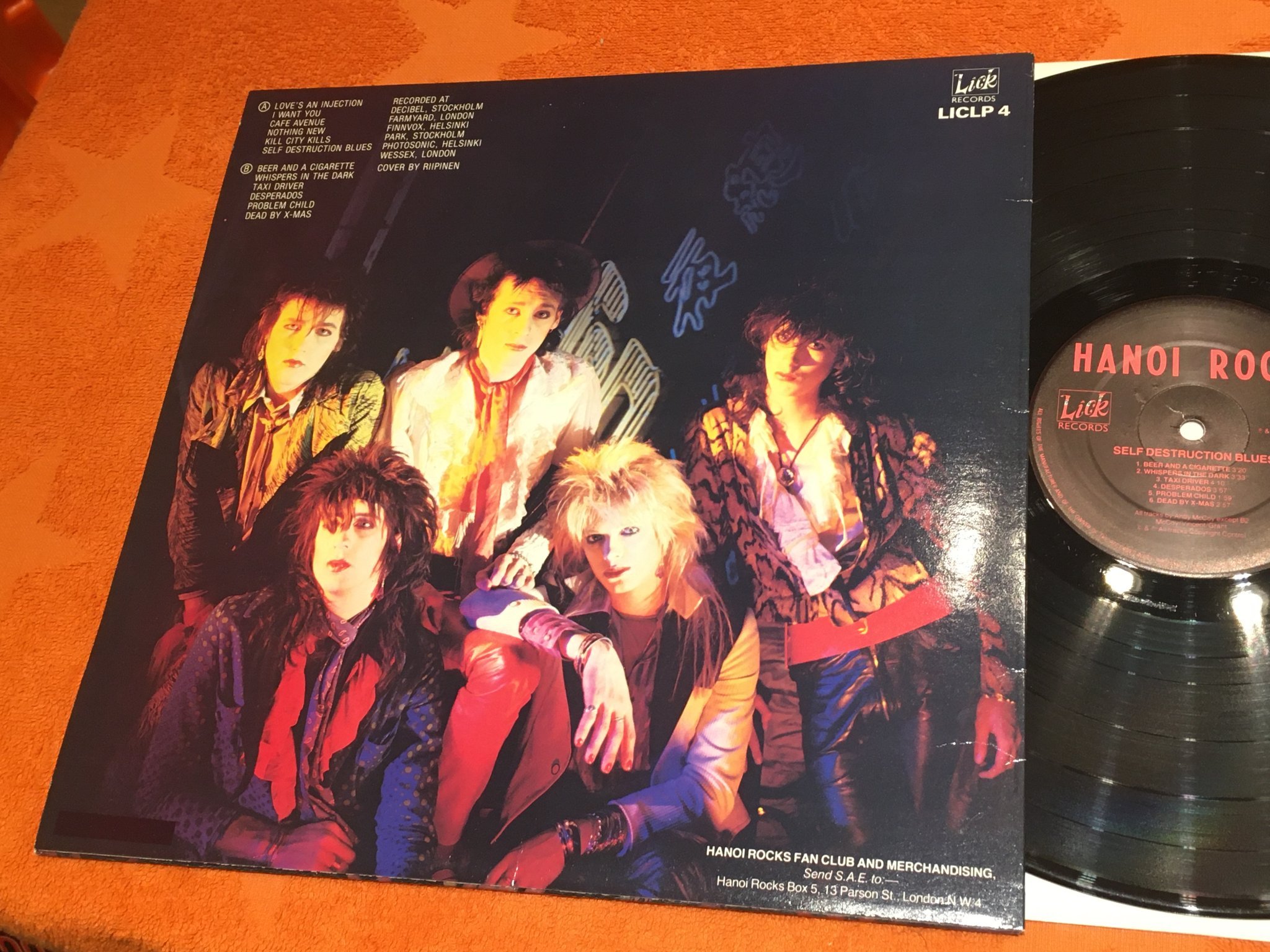 Omslagsbild för skivan HANOI ROCKS self destruction blue LP 83 LICK LICLP 4