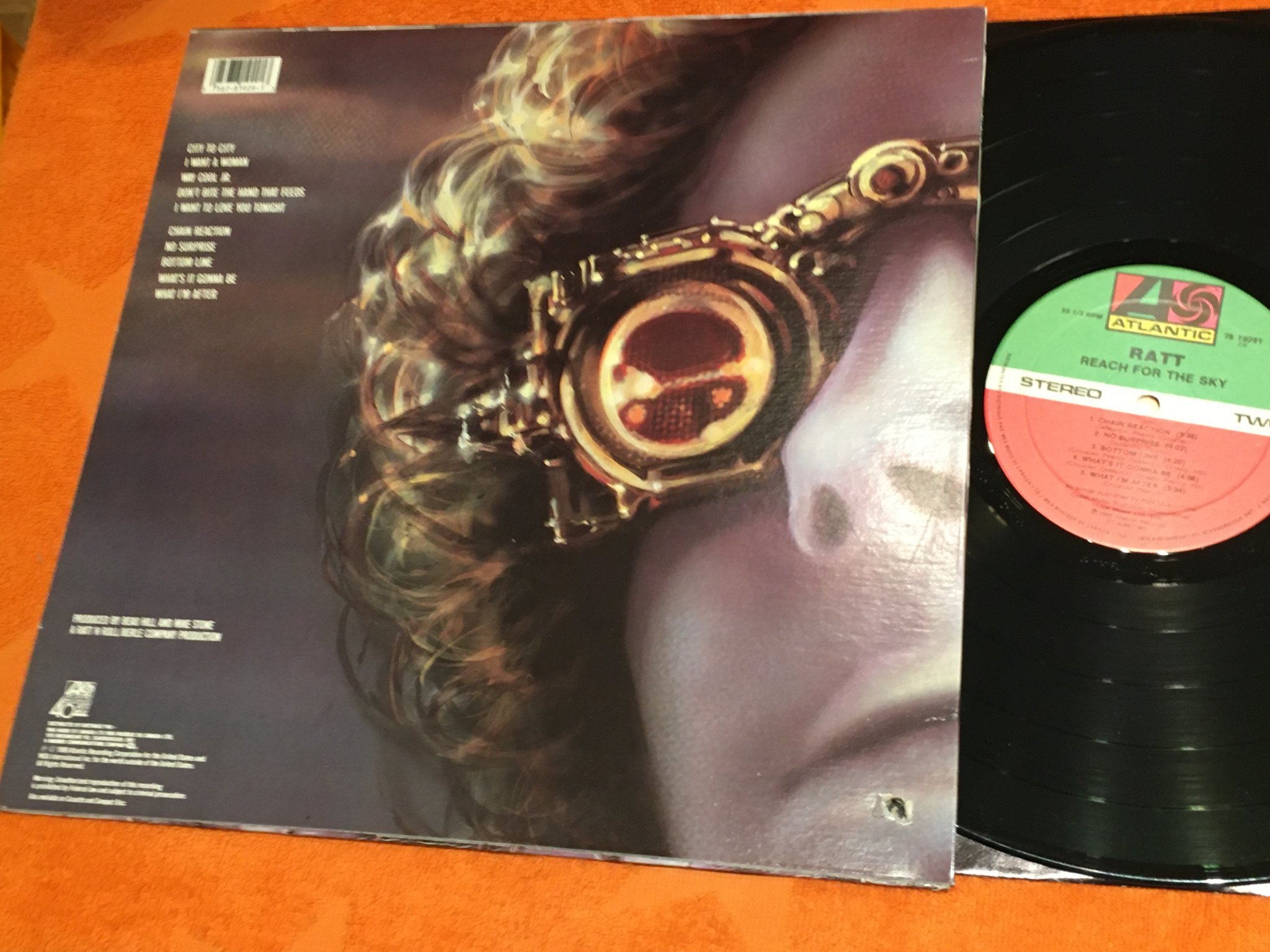 Omslagsbild för skivan RATT reach for the sky LP -88 US ATLANTIC 7 81929-1