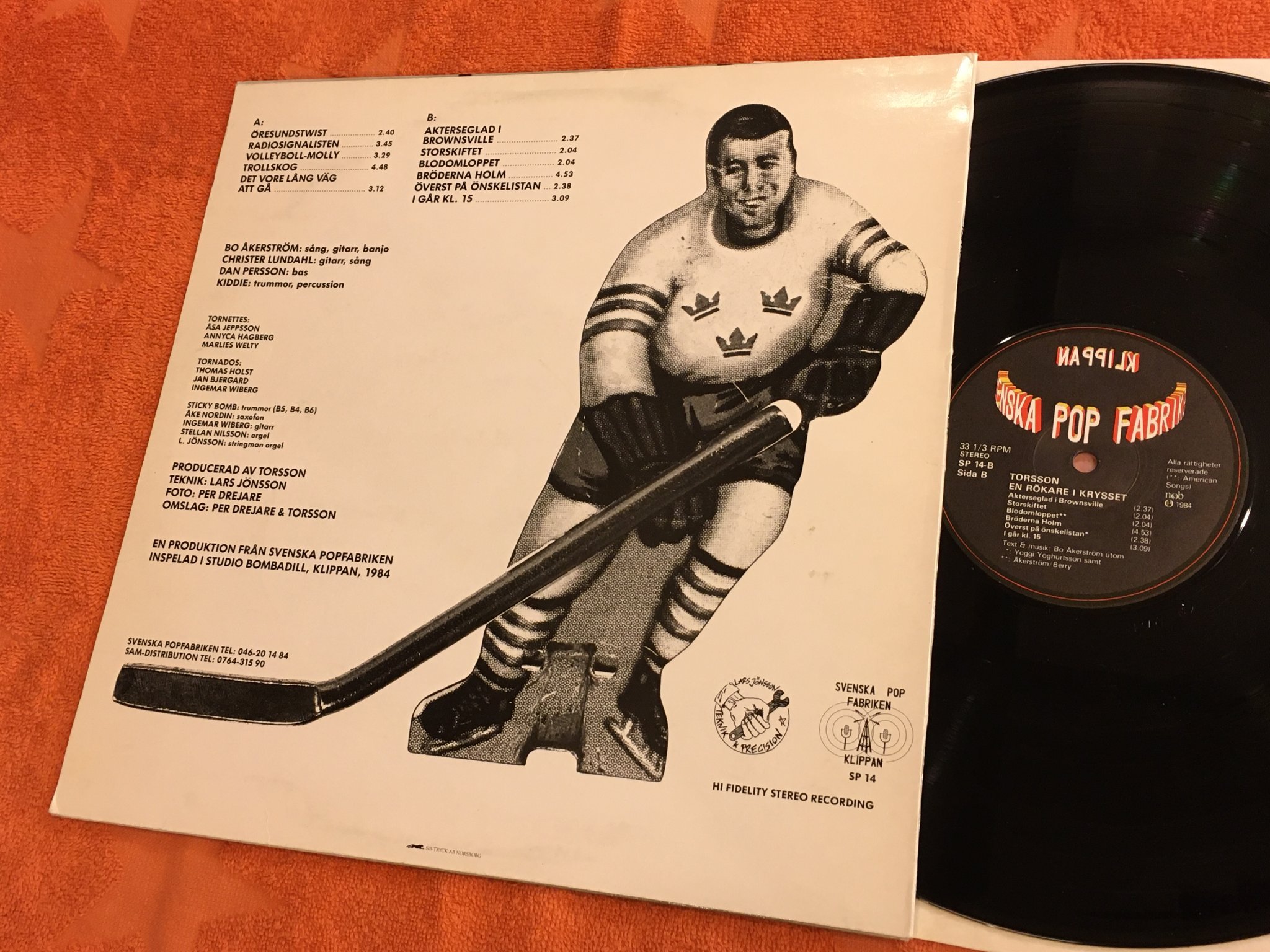 Omslagsbild för skivan TORSSON en rökare i krysset LP -84 Swe SVENSKA POP FABRIKEN SP 14