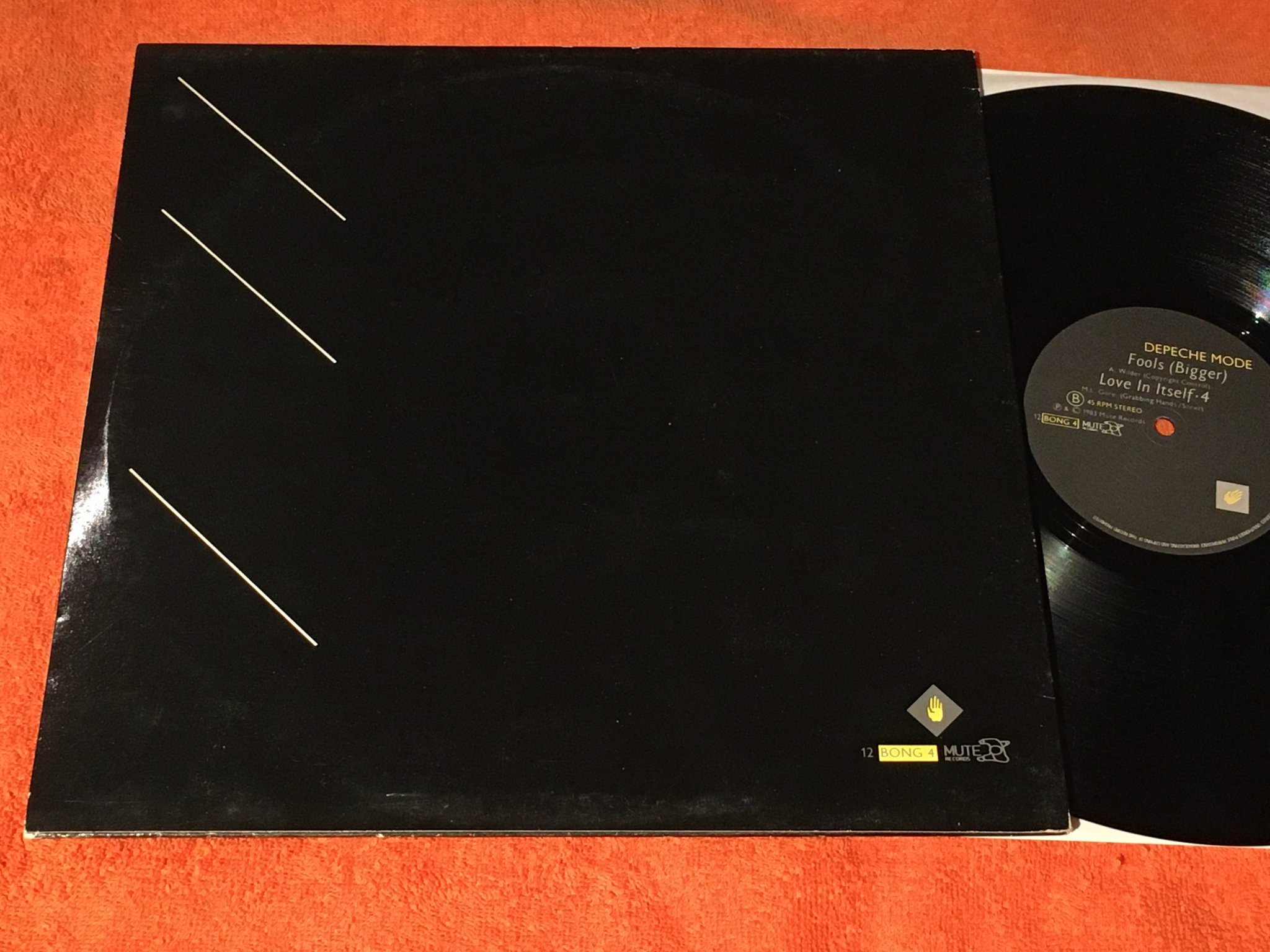 Omslagsbild för skivan DEPECHE MODE love in itself (3) 12”single -83 MUTE 12 BONG 4