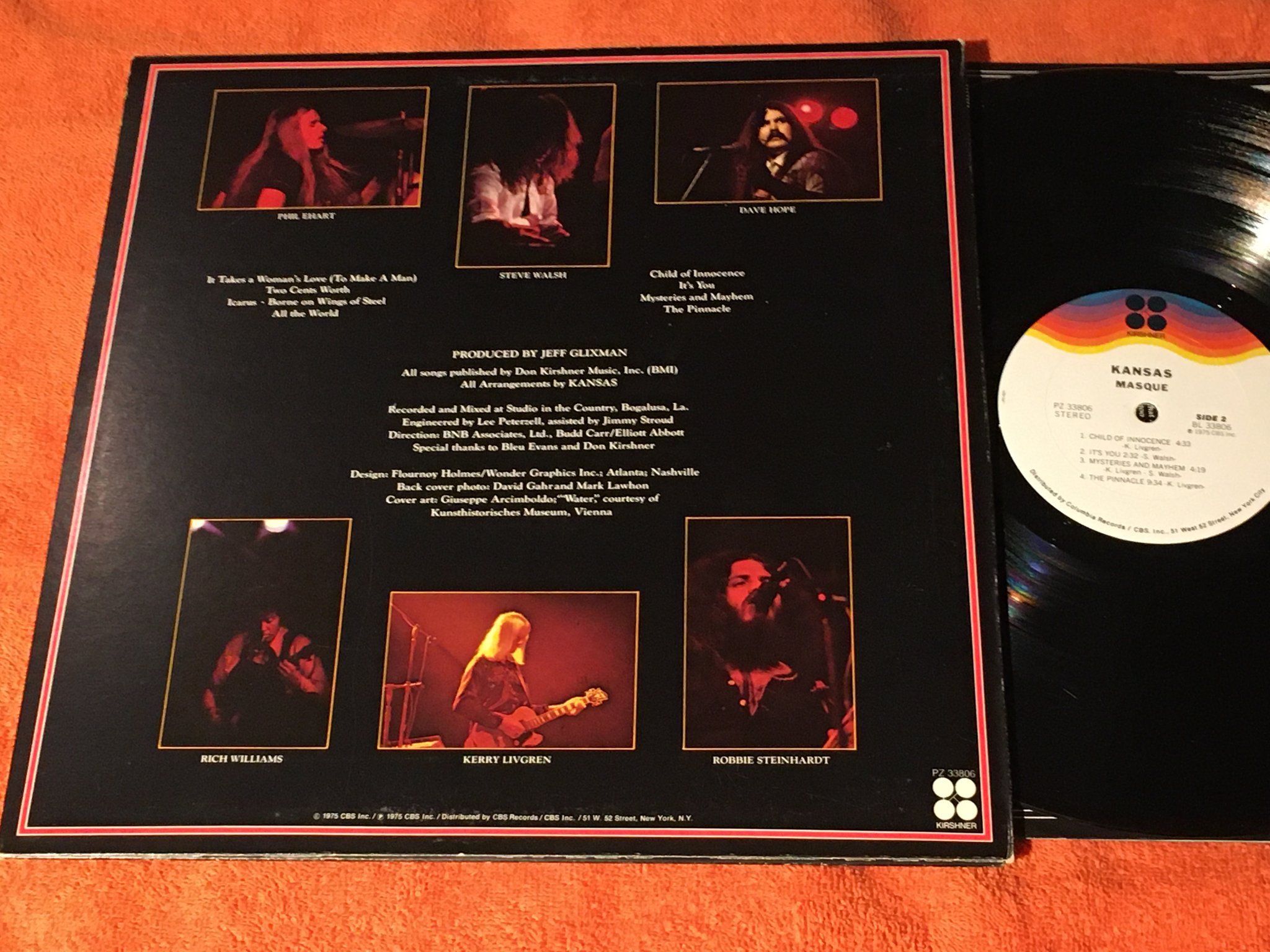 Omslagsbild för skivan KANSAS masque LP -75 US KIRSHNER PZ 33806