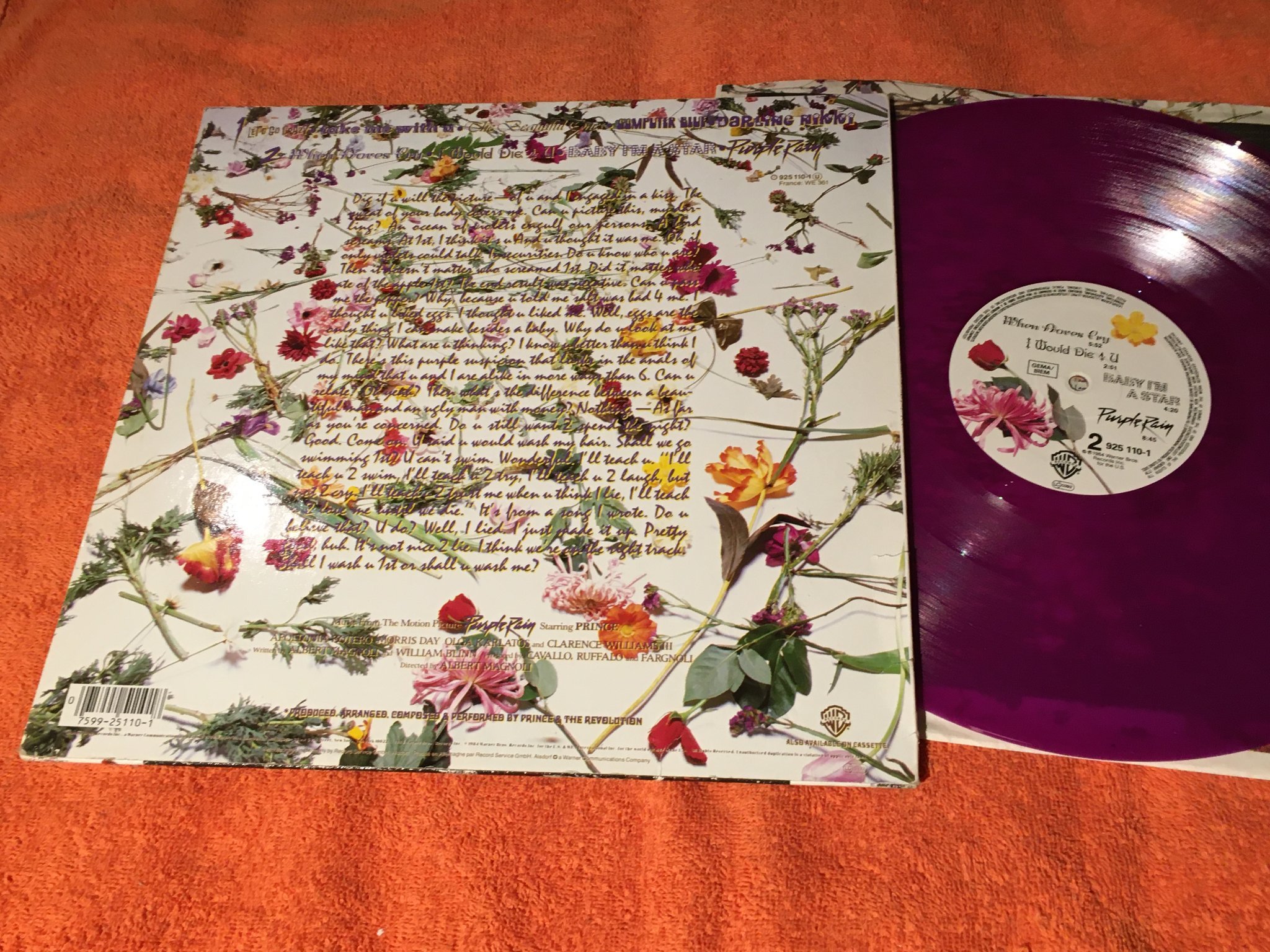 Omslagsbild för skivan PRINCE - PURPLE RAIN LP -84 Europe WARNER 925 110-1 lila vinyl 