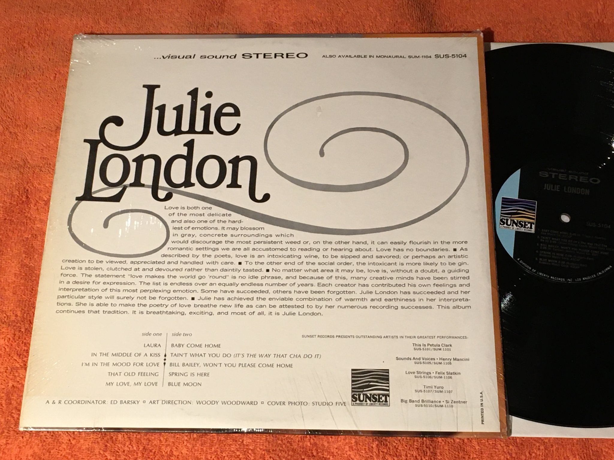 Omslagsbild för skivan JULIE LONDON s/t LP -66 US SUNSET SUS-5104 