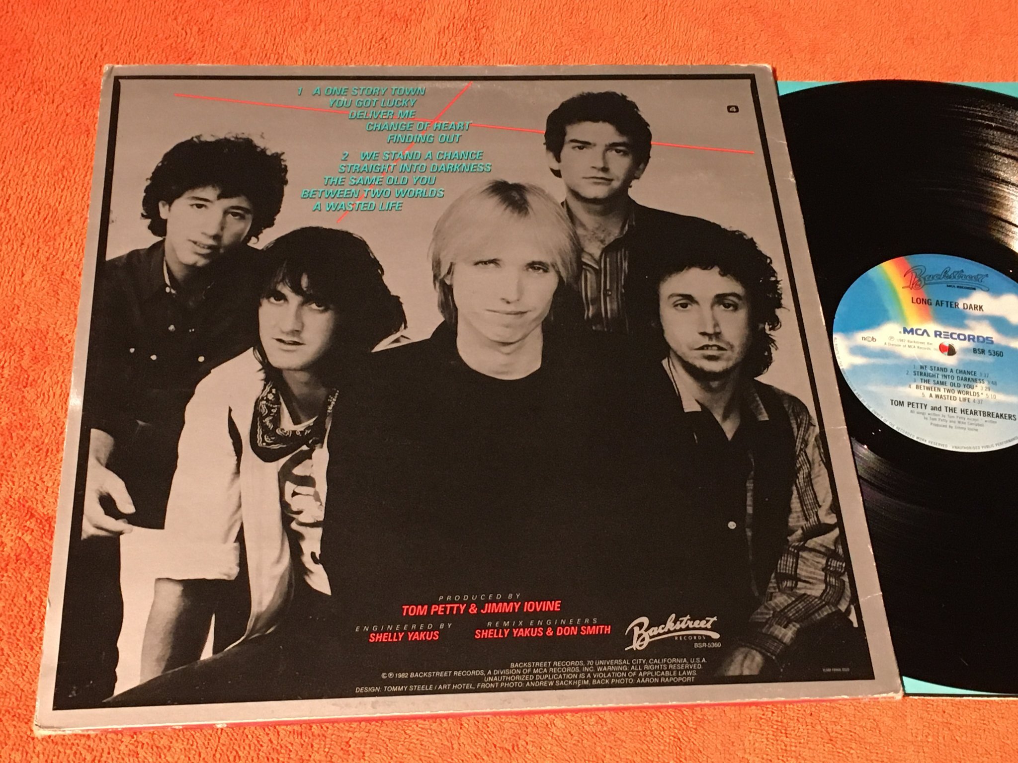 Omslagsbild för skivan TOM PETTY & THE HEARTBREAKERS long after dark LP -82 MCA BSR 5360