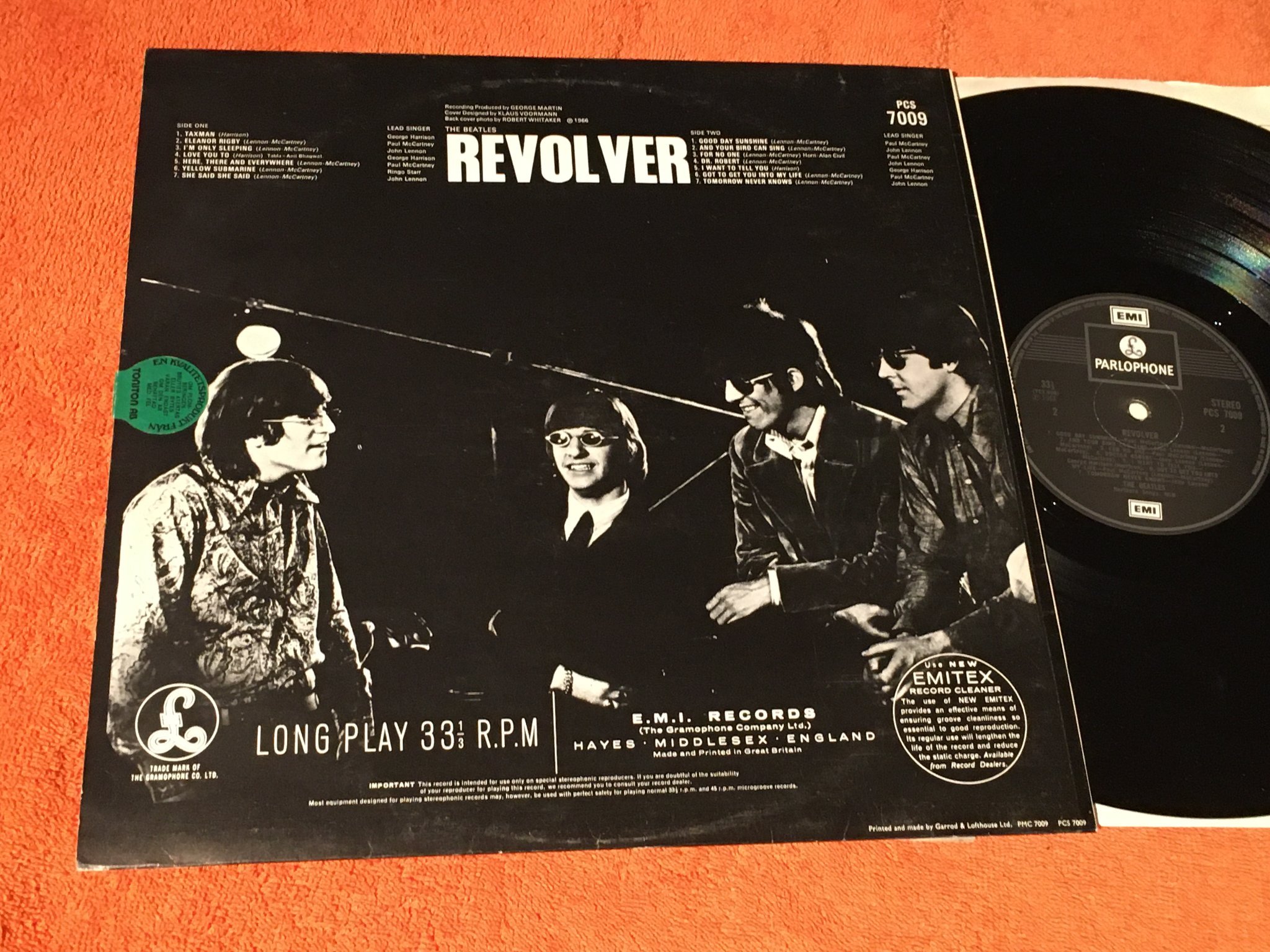 Omslagsbild för skivan THE BEATLES revolver LP re UK EMI/PARLOPHONE PCS 7009