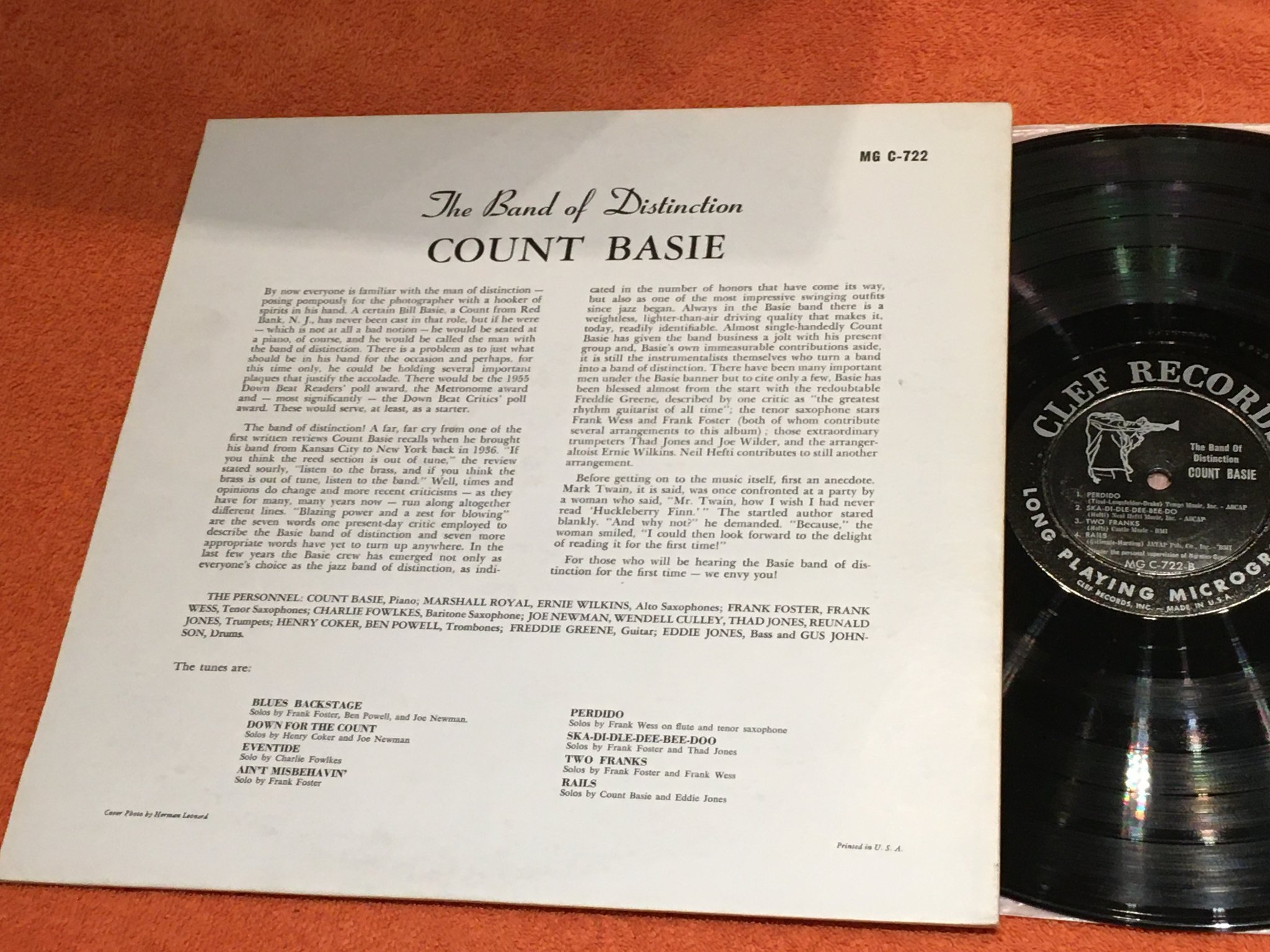Omslagsbild för skivan COUNT BASIE the band of distinction LP -57 US CLEF MG C-722