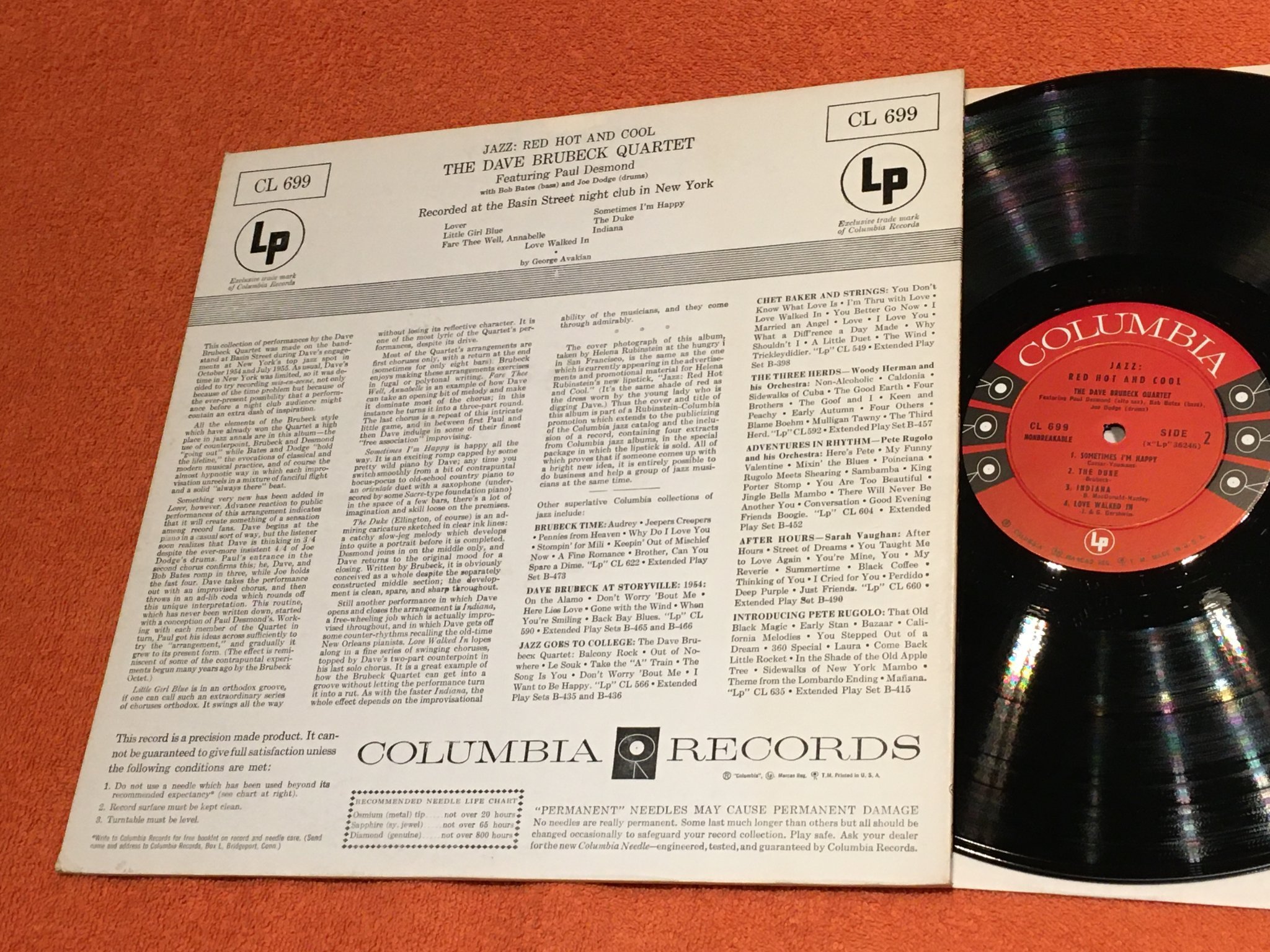 Omslagsbild för skivan THE DAVE BRUBECK QUARTET red hot and cool LP -55 US COLUMBIA six-eyed CL 699