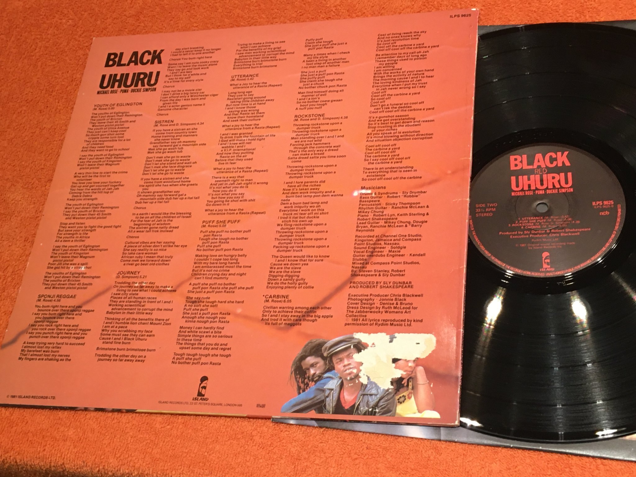 Omslagsbild för skivan BLACK UHURU red LP -81 Swe ISLAND ILPS 9625