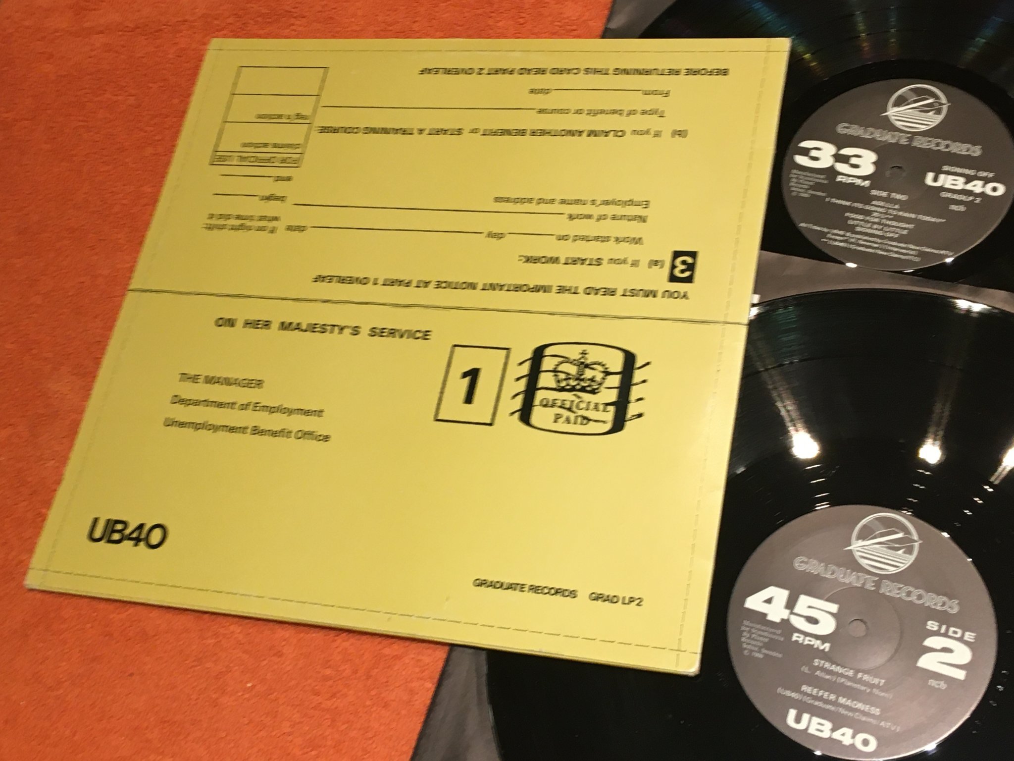 Omslagsbild för skivan UB40 SIGNING OFF 2xLP -80 Swe GRADUATE GRAD LP2 Killer album!!!