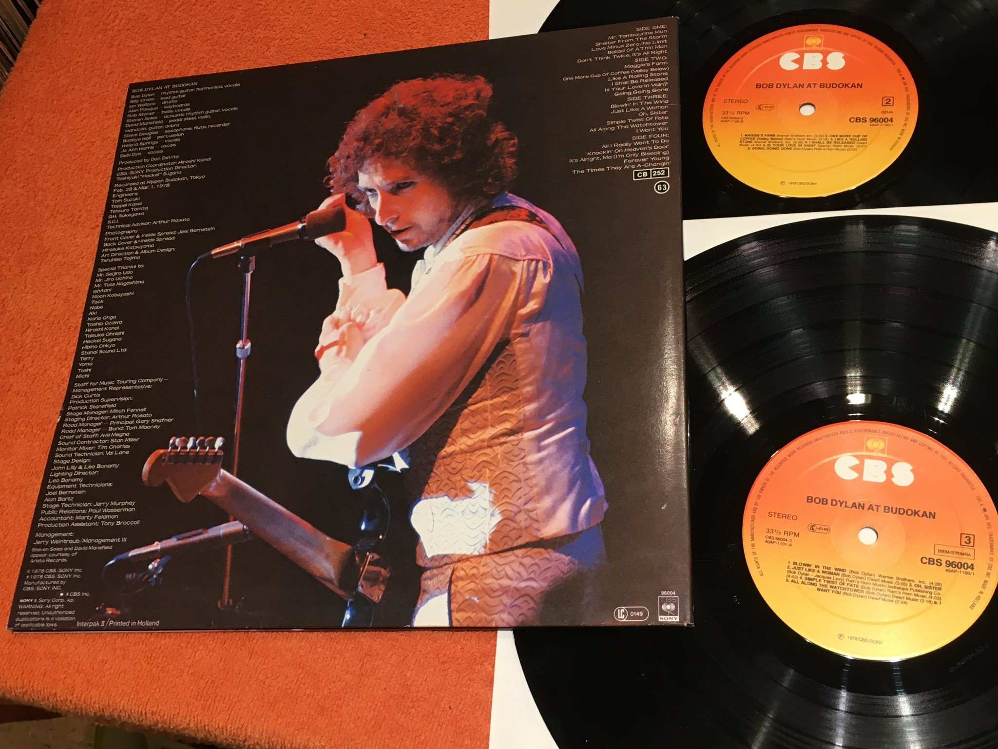 Omslagsbild för skivan BOB DYLAN at Budokan 2xLP -78 Ger CBS 96004