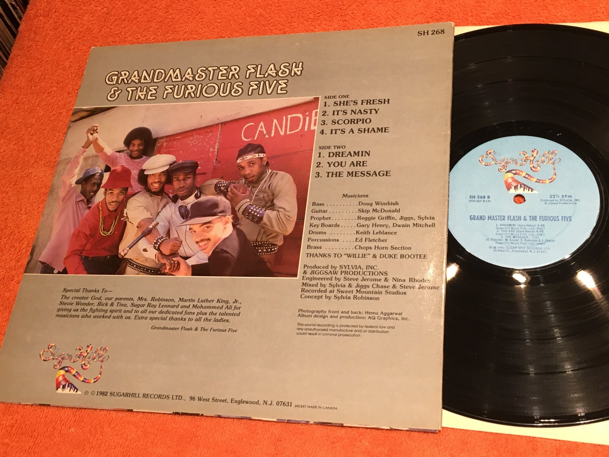 Omslagsbild för skivan GRAND MASTER FLASH & THE FURIOUS FIVE LP -82 US SUGAR HILL SH 268 original