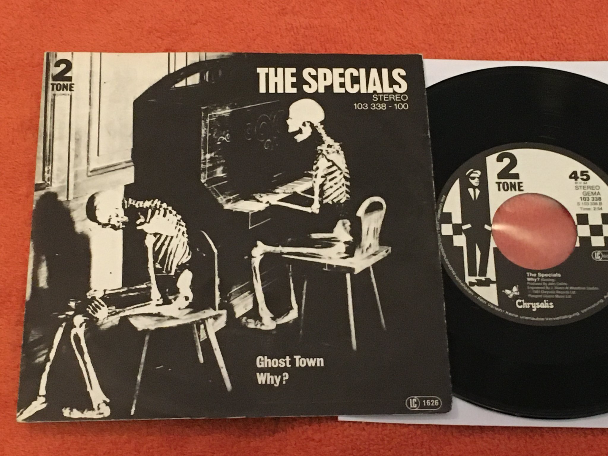 Omslagsbild för skivan THE SPECIAL ghost town  7"single Ger 2 TONE 103338 klassiker!!!!!