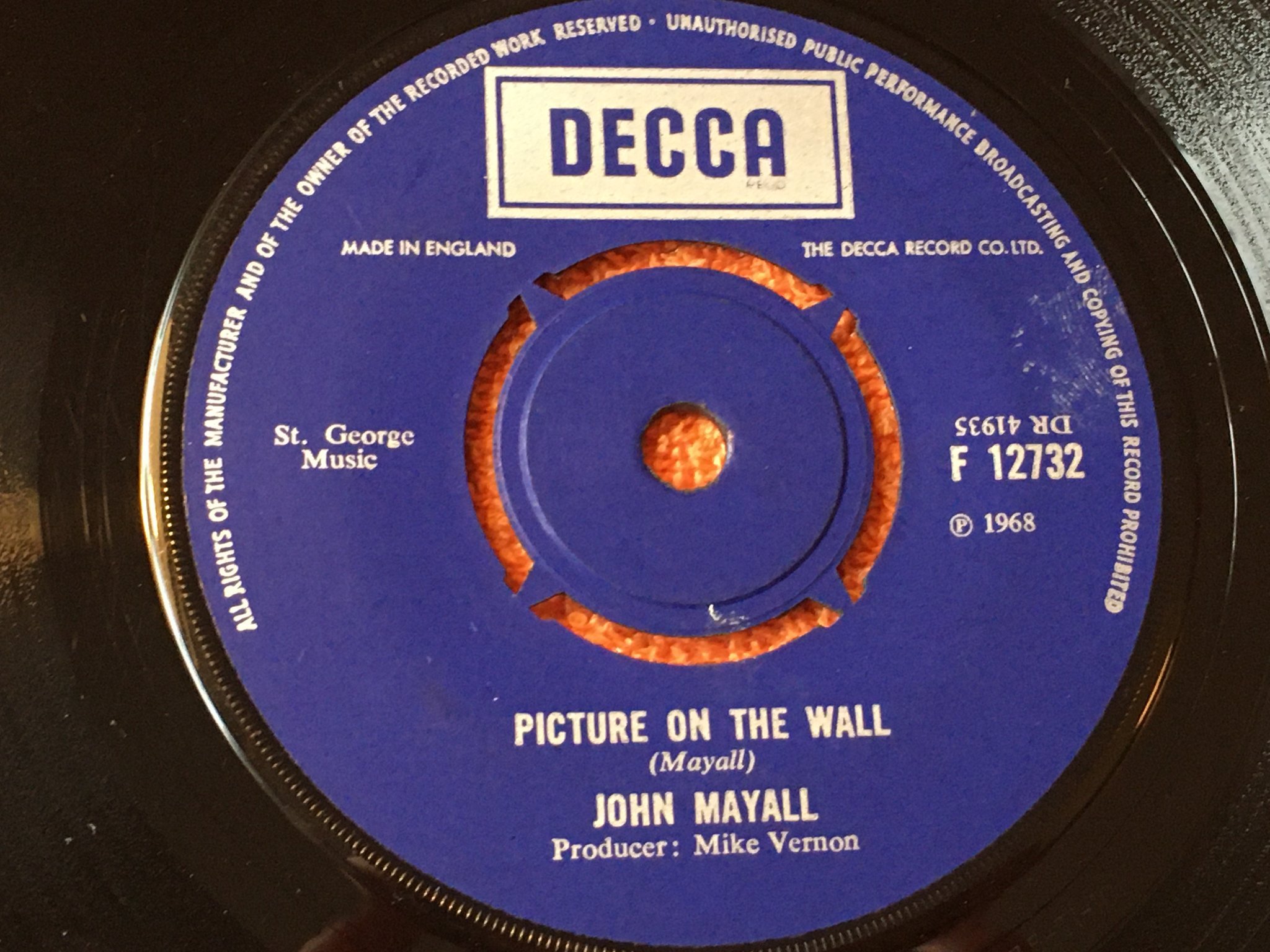 Omslagsbild för skivan JOHN MAYALL picture on the wall 7"single -68 UK DECCA f 12732