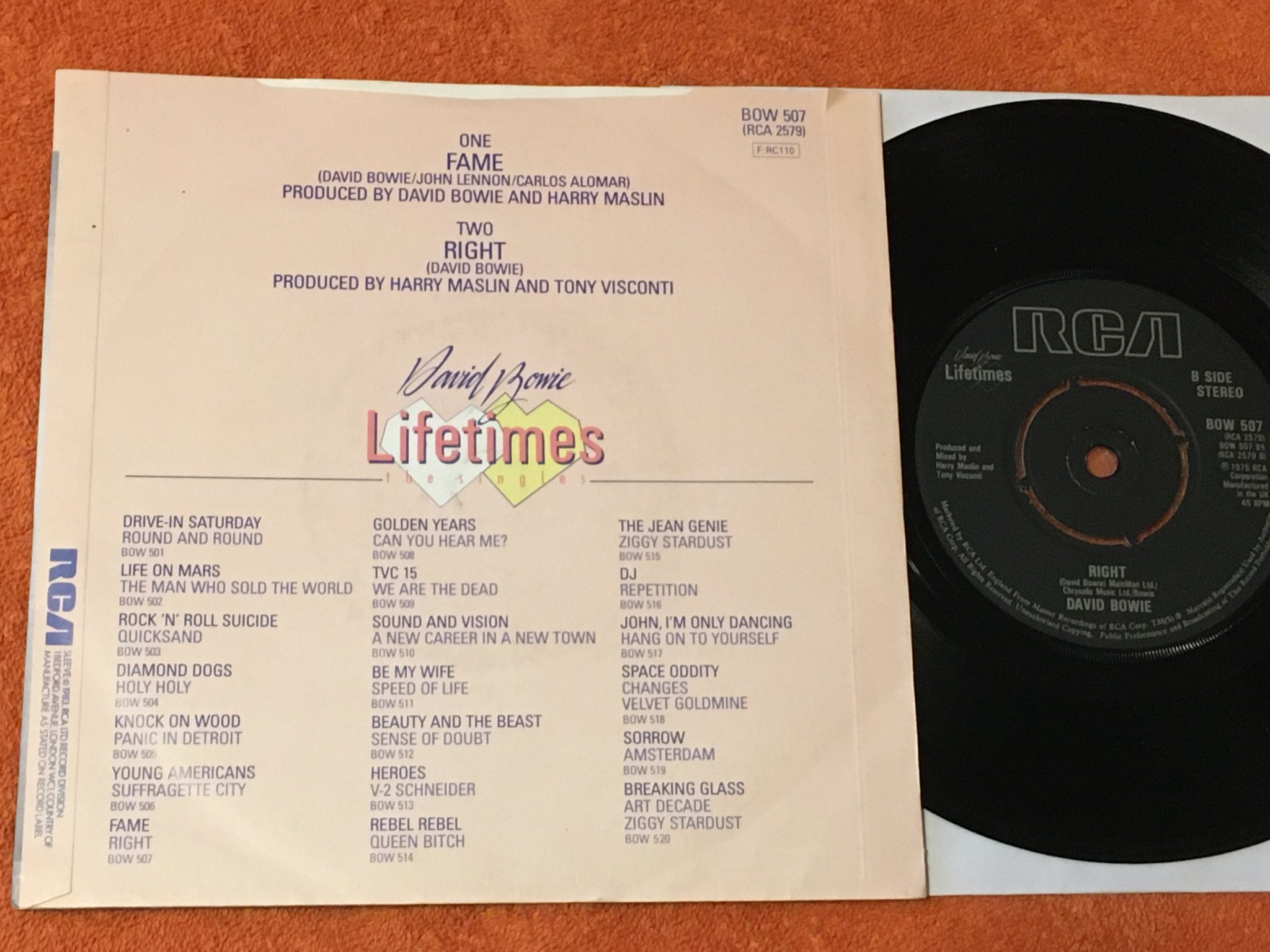 Omslagsbild för skivan David Bowie - fame / right 7"single UK RCA BOW 507