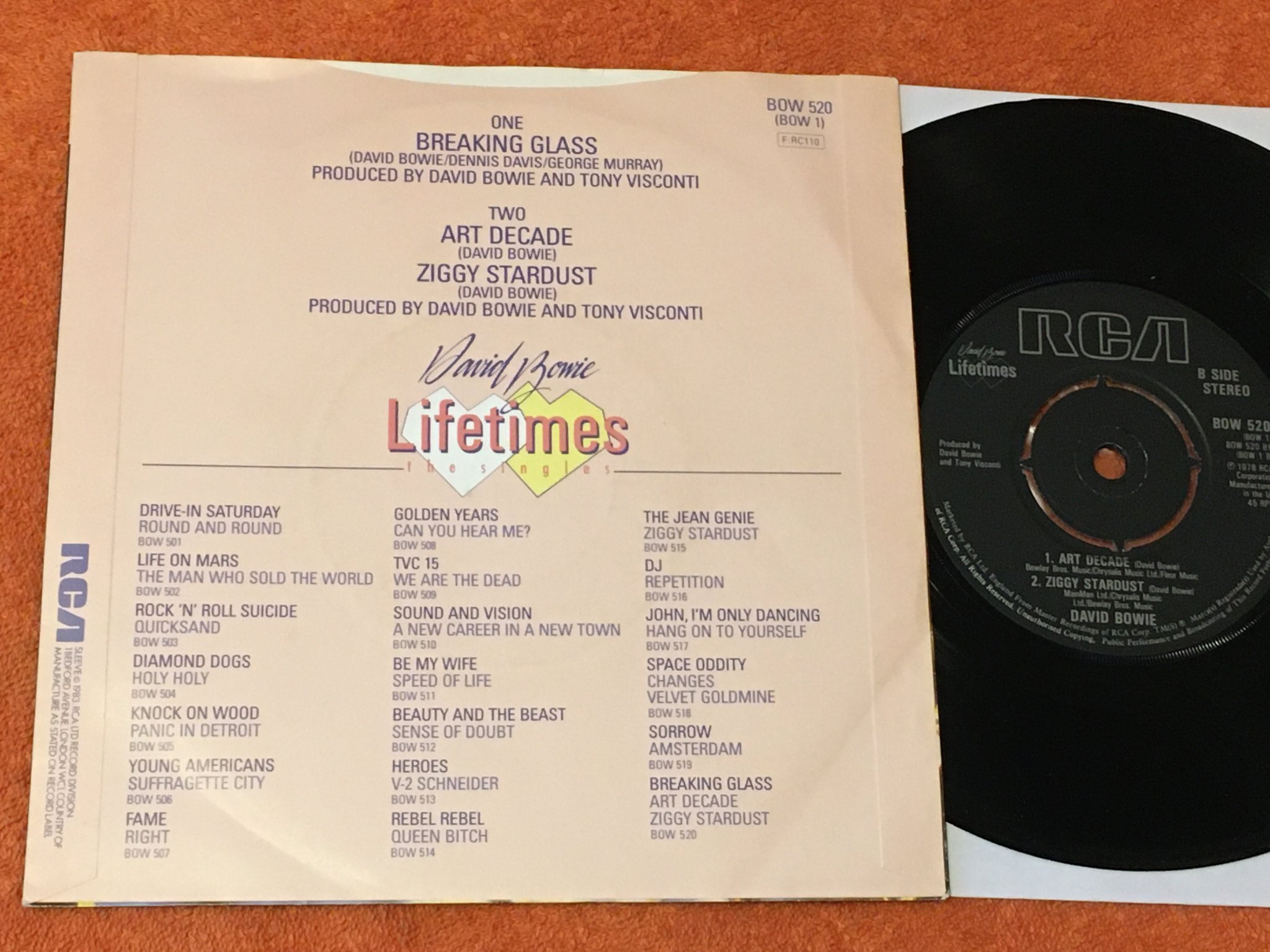 Omslagsbild för skivan David Bowie - breaking glass 7"single UK RCA BOW 520