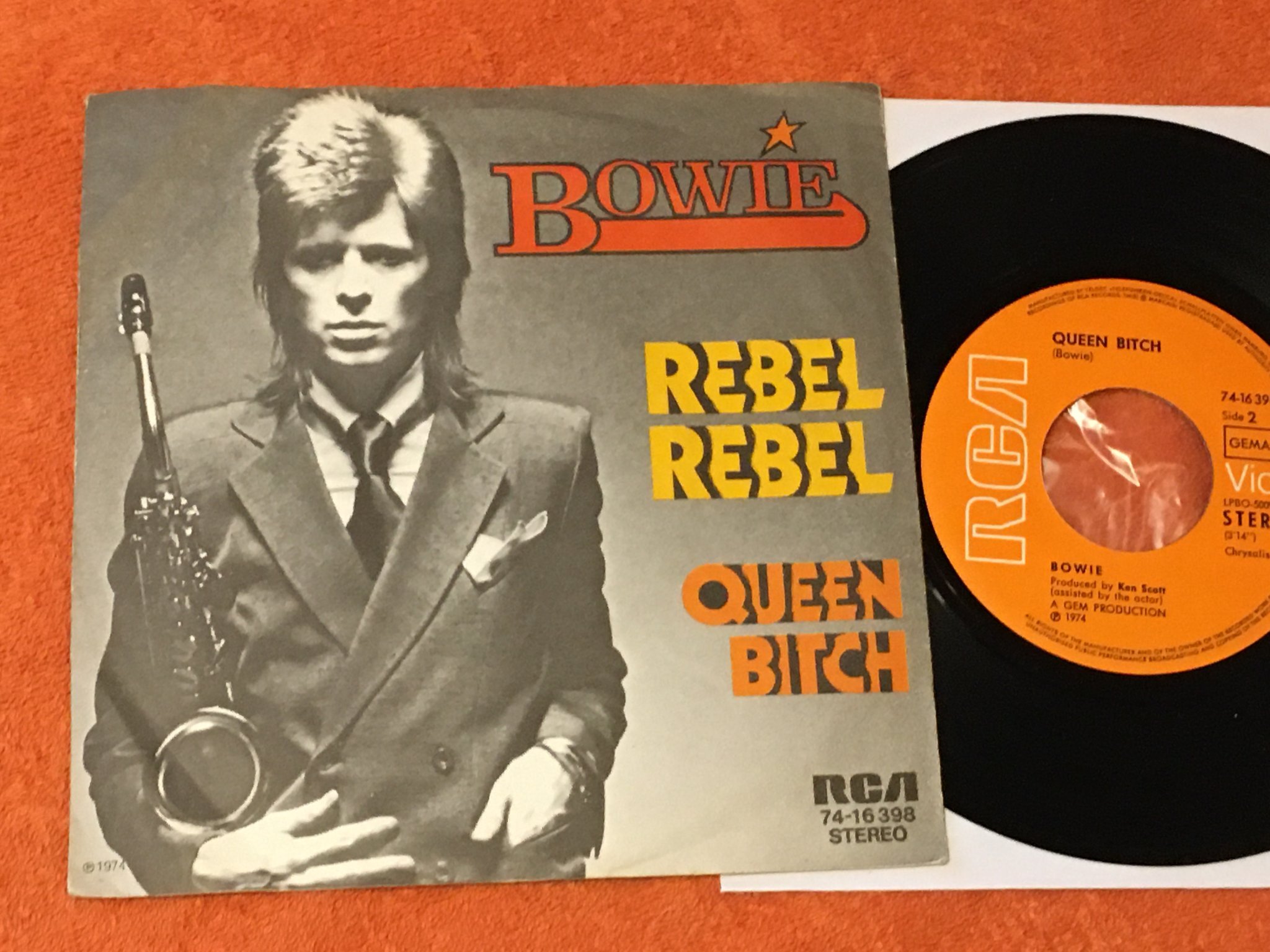 Omslagsbild för skivan David Bowie - rebel rebel  7"single -74 Ger RCA 74-16398