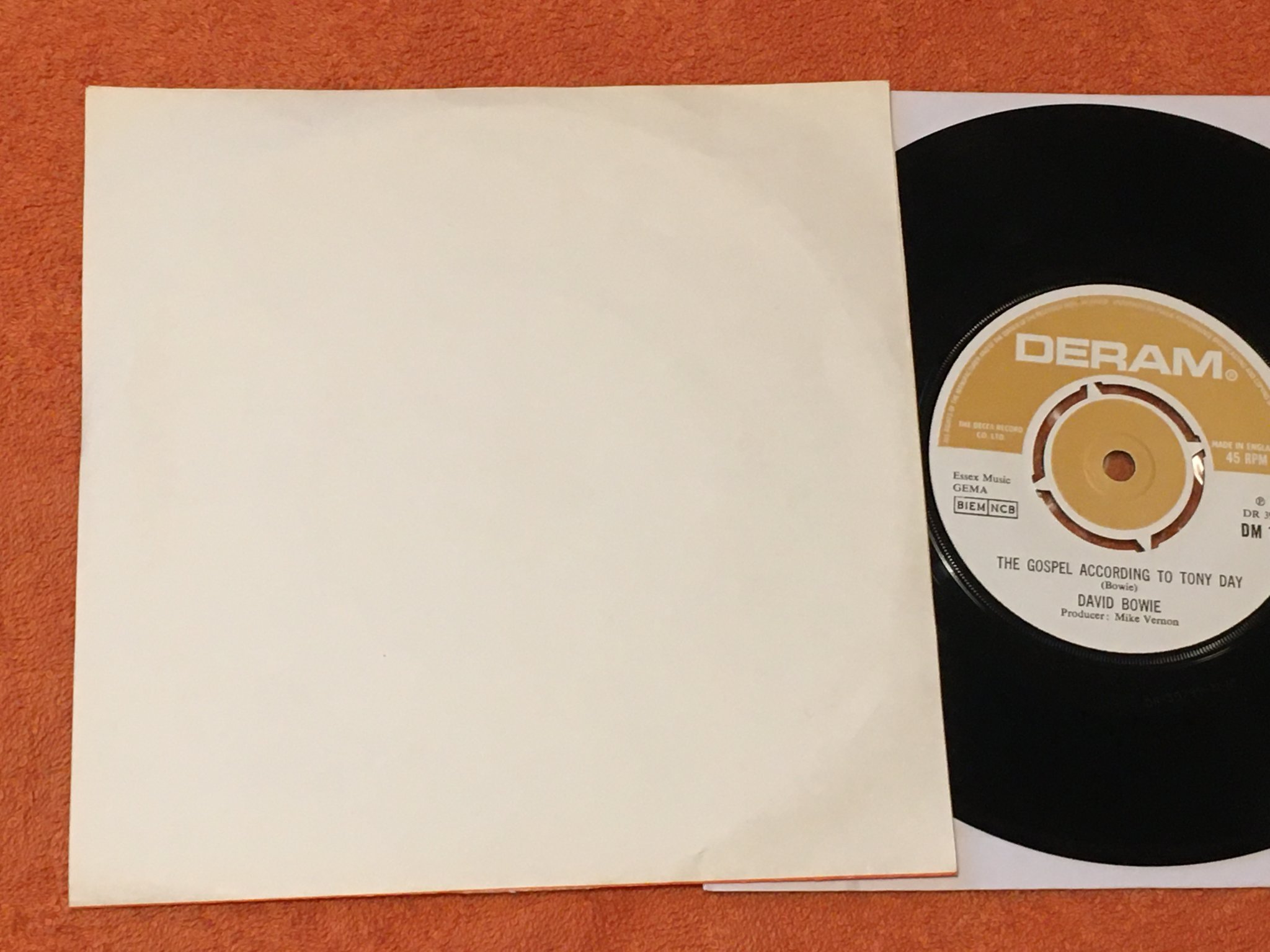 Omslagsbild för skivan David Bowie - the laughing gnome  7"single -67 Denmark DERAM DM 123