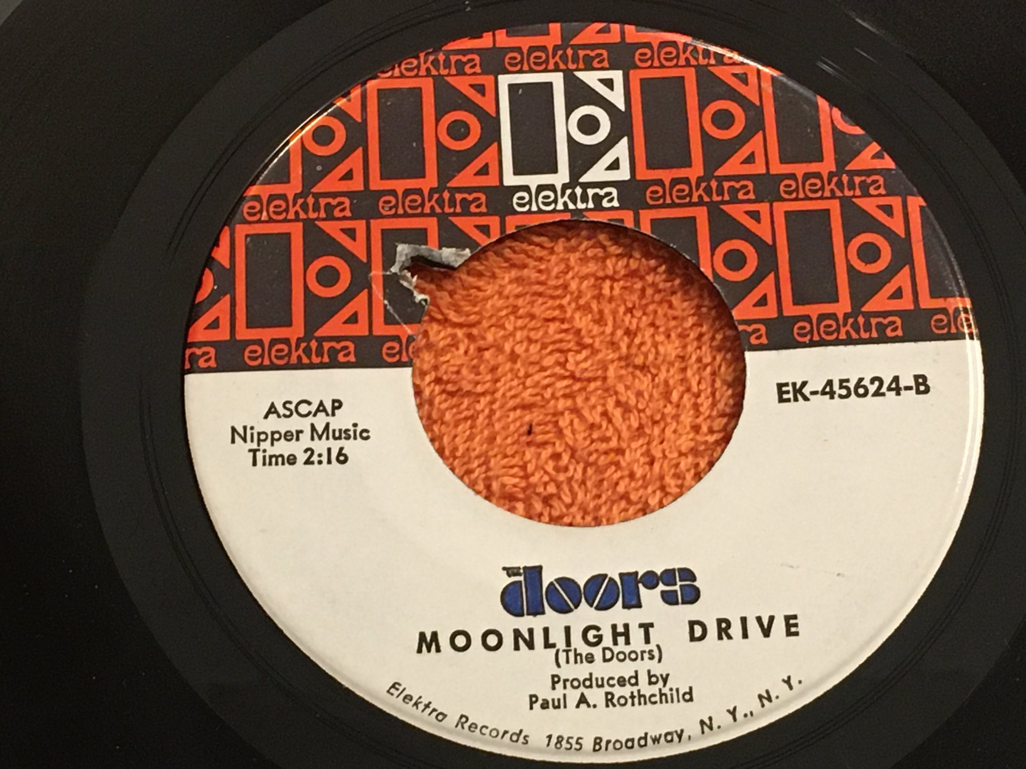 Omslagsbild för skivan THE DOORS love me two times  7"single US ELEKTRA EK 45624