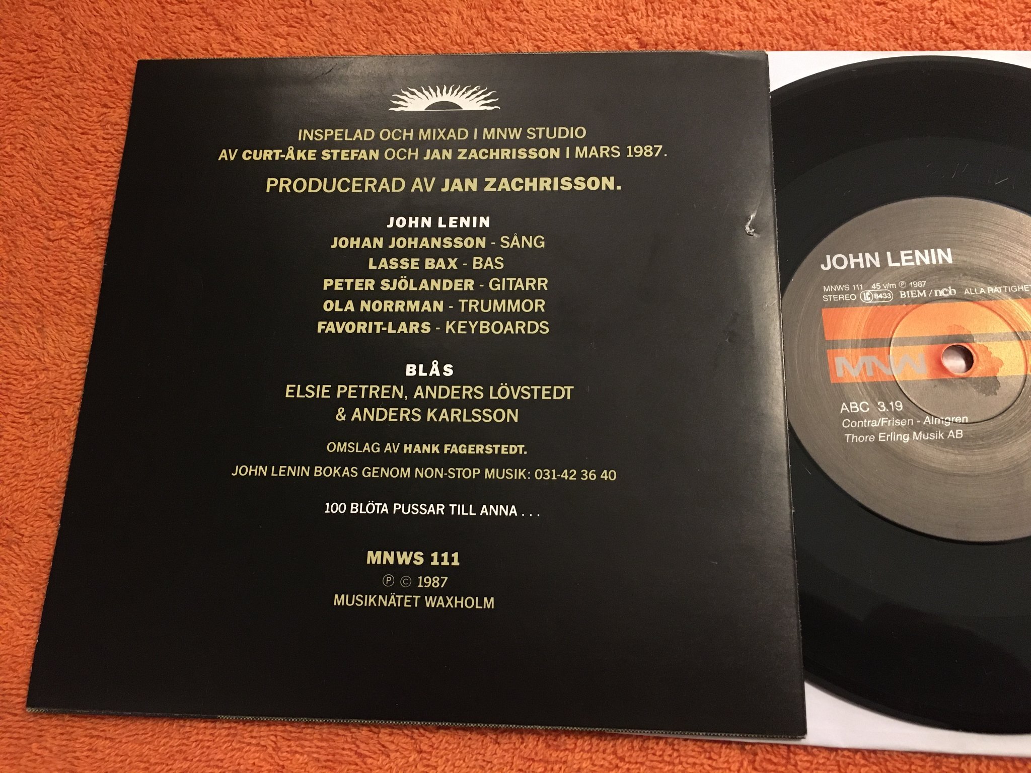 Omslagsbild för skivan JOHN LENIN jag är sol 7” -87 Swe MNW 111