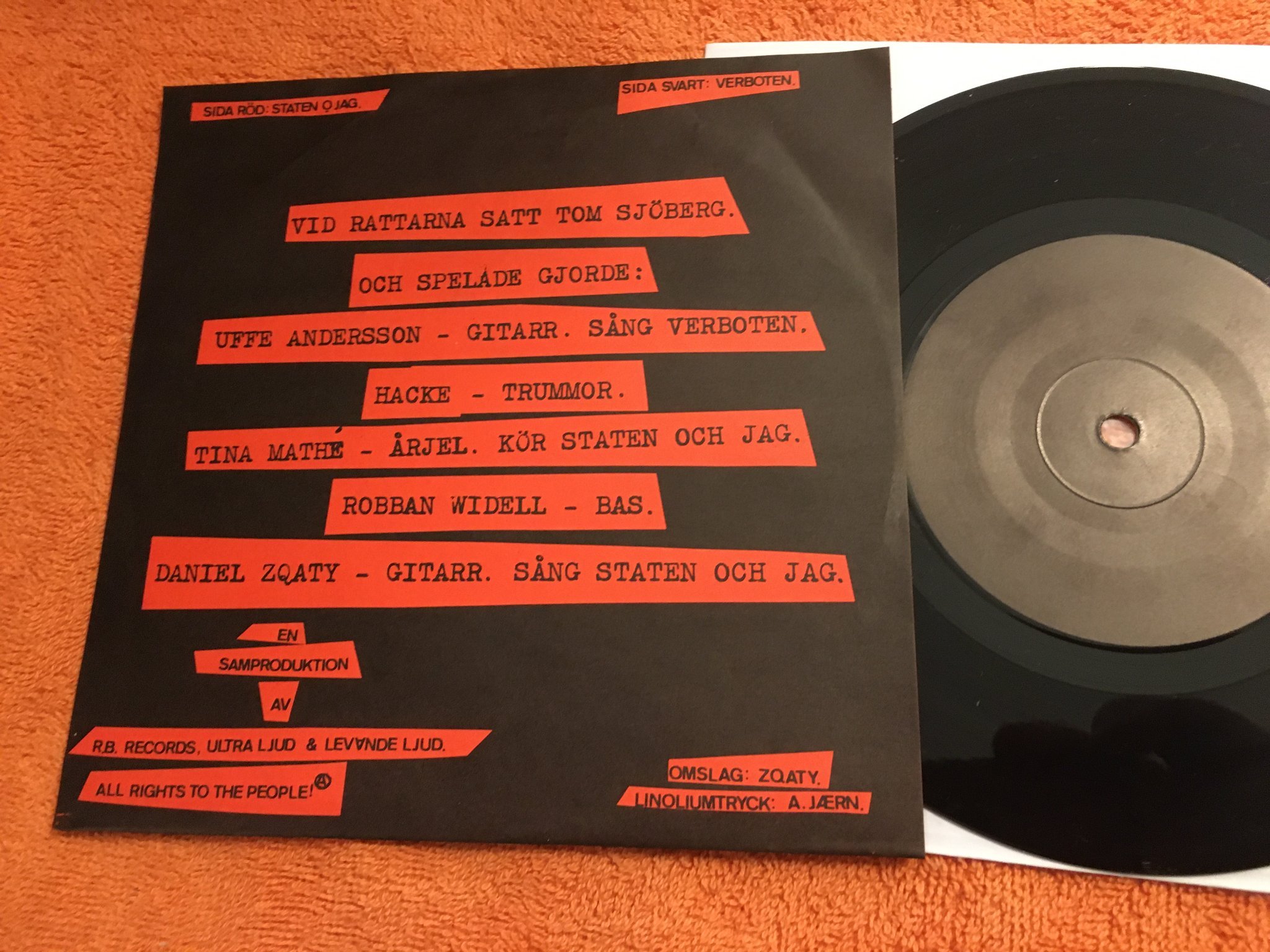 Omslagsbild för skivan KABINETTEN staten o jag 7” -85 Swe RB RECORDS RBR-1 röd/svart omslag