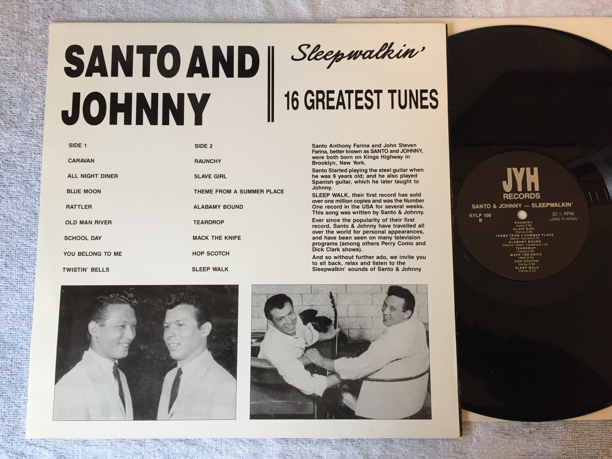 Omslagsbild för skivan Santo and Johnny - sleepwalkin LP JYH RECORDS KYLP 100