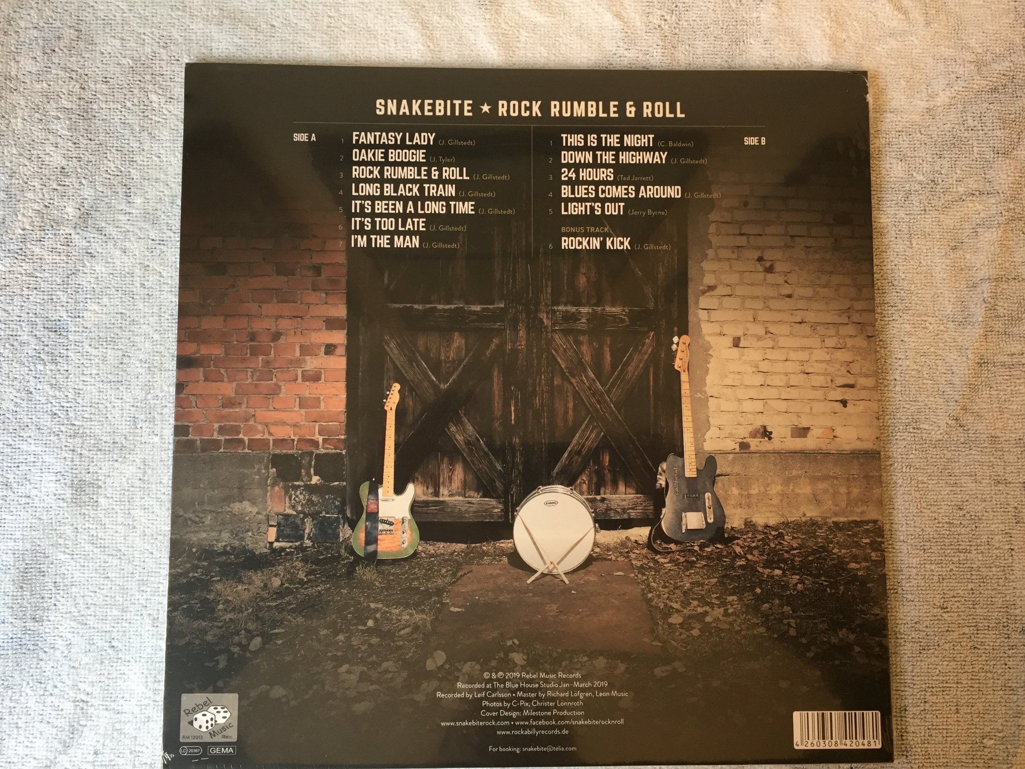 Omslagsbild för skivan SNAKEBITE Rock Rumble & Roll LP 2019 RM 12013 still sealed