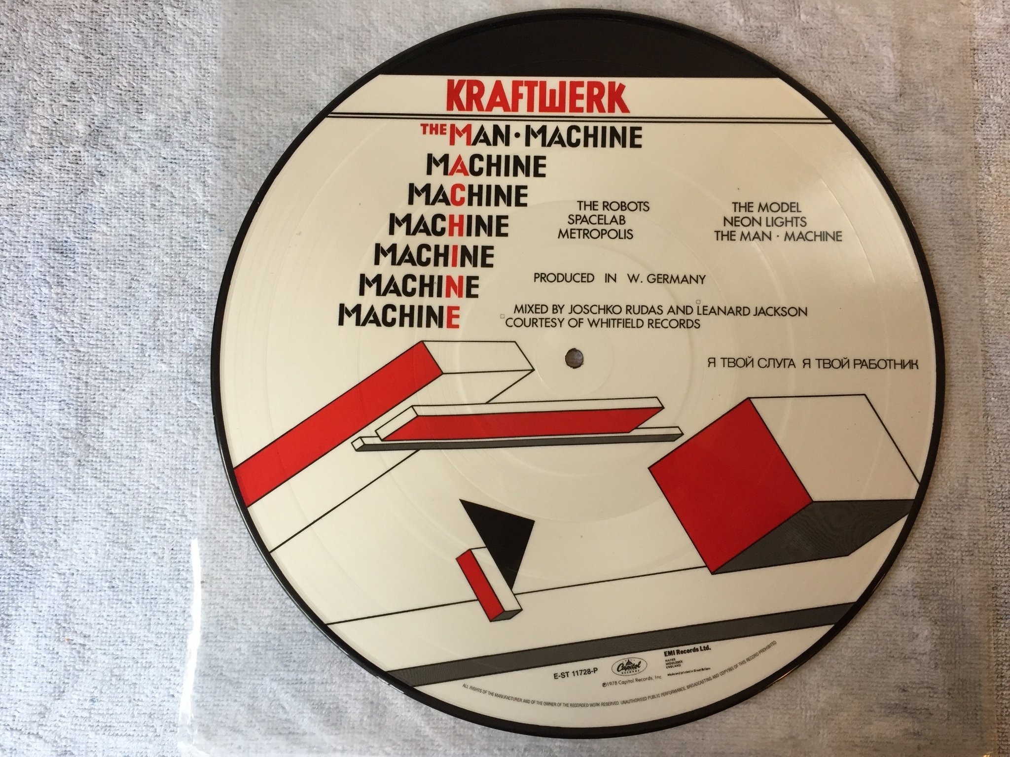 Omslagsbild för skivan Kraftwerk ?– The Man Machine LP picture disc