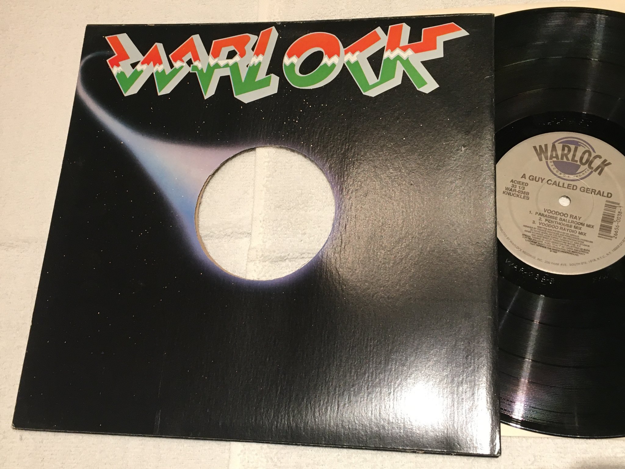 Omslagsbild för skivan A GUY CALLED GERALD Voodoo Ray 12”SINGLE -88 US WARLOCK WAR 038