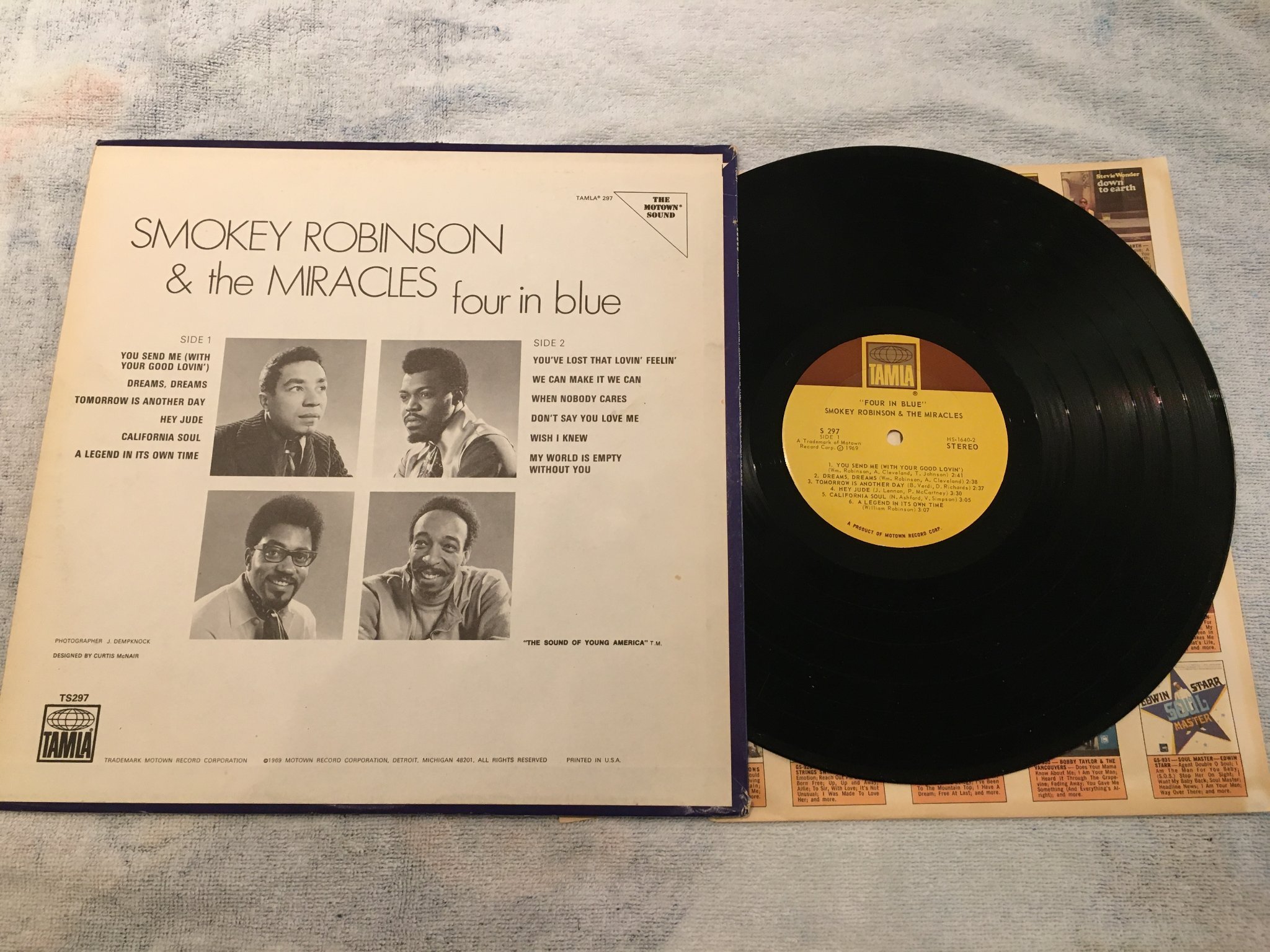 Omslagsbild för skivan SMOKEY ROBINSON & THE MIRACLES Four In Blue LP -69 US TAMLA TS 297