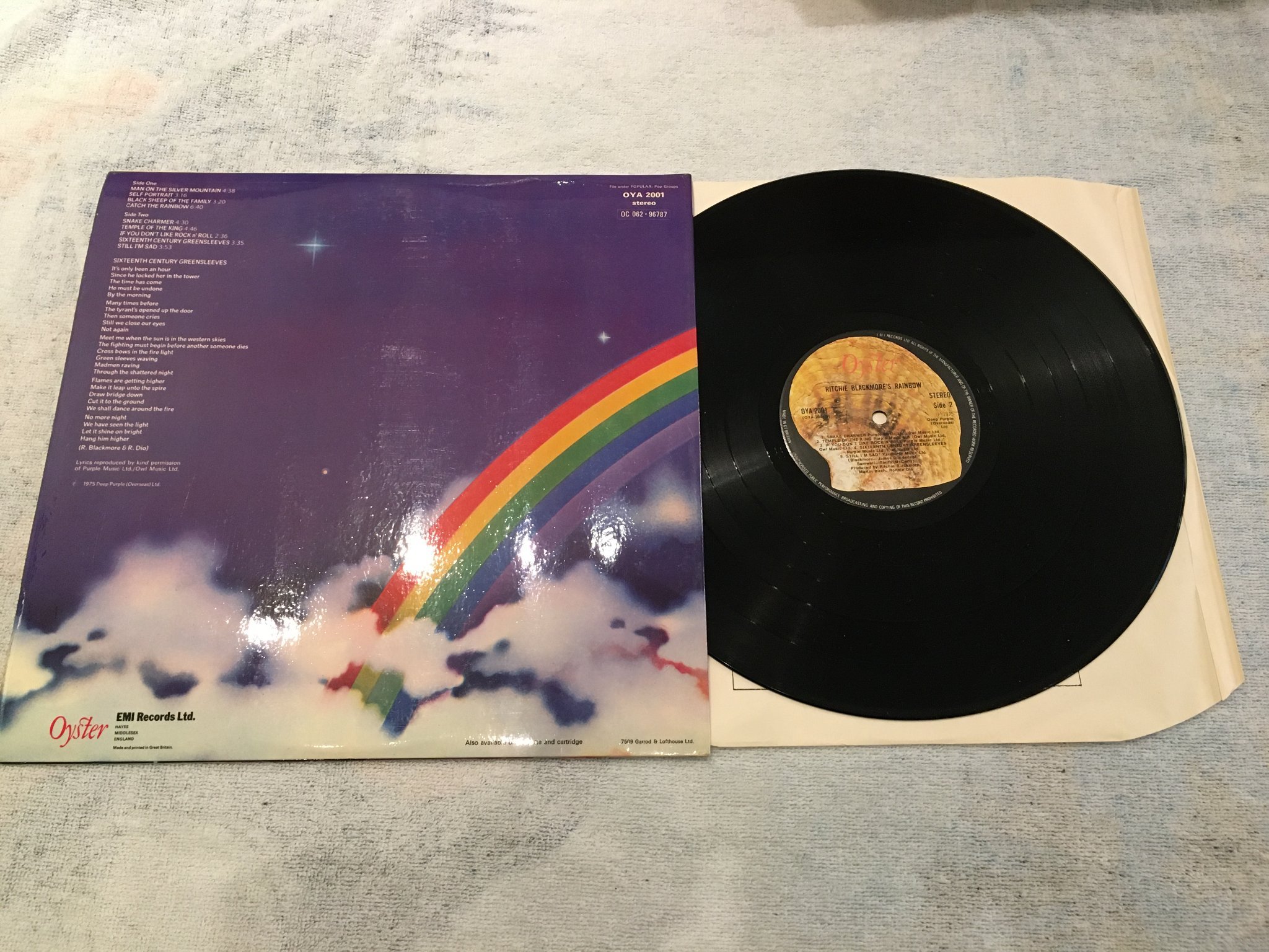 Omslagsbild för skivan RAINBOW Ritchie Blackmore's Rainbow LP -75 UK OYSTER OYA 2001