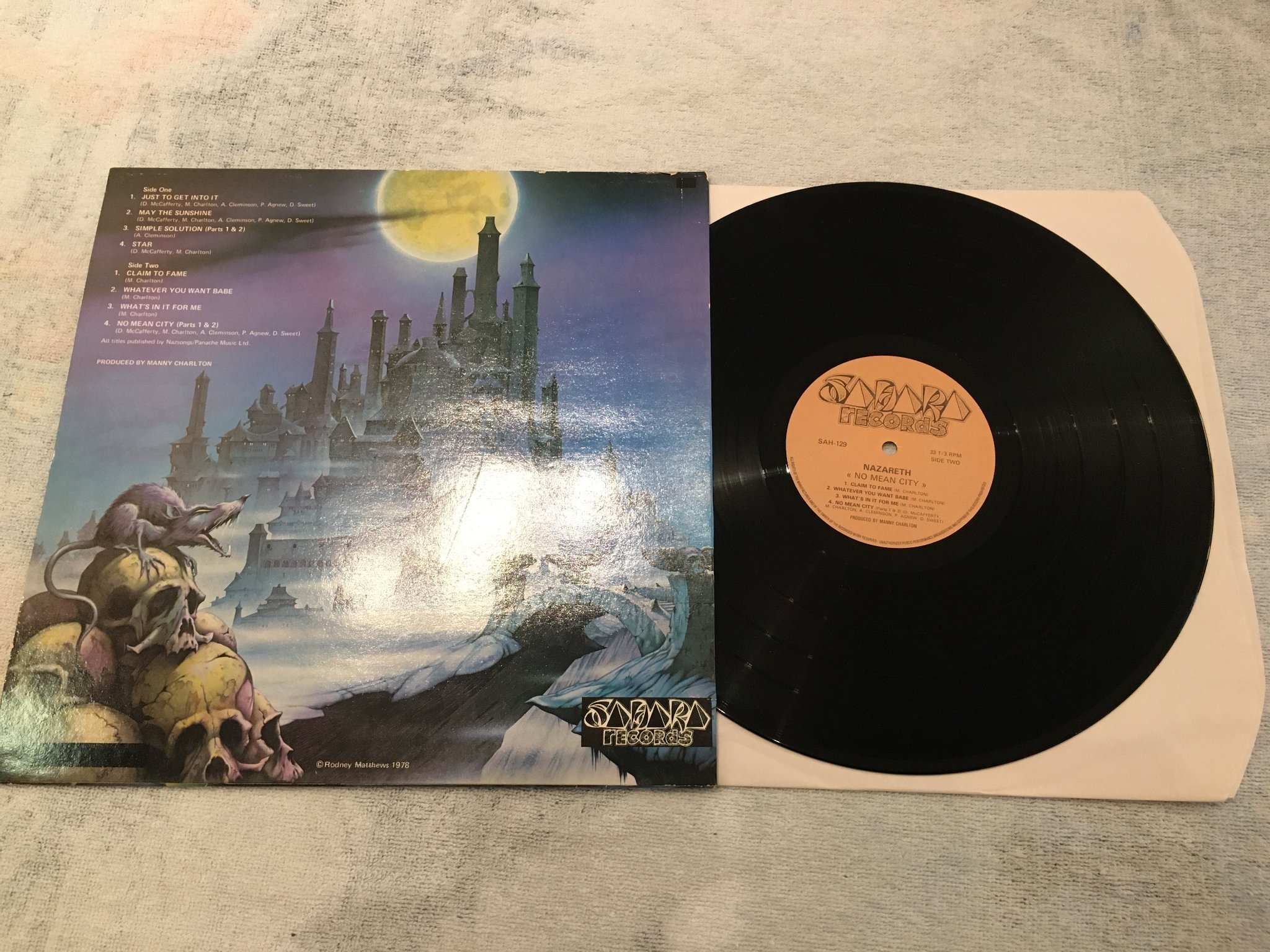 Omslagsbild för skivan NAZARETH no mean city LP -78 UK SAHARA SAH-129