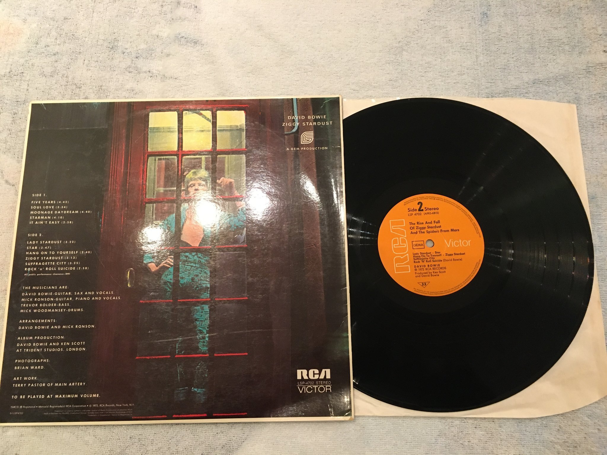 Omslagsbild för skivan DAVID BOWIE the rise and fall of Ziggy Stardust LP -72 Ger RCA LSP 4702