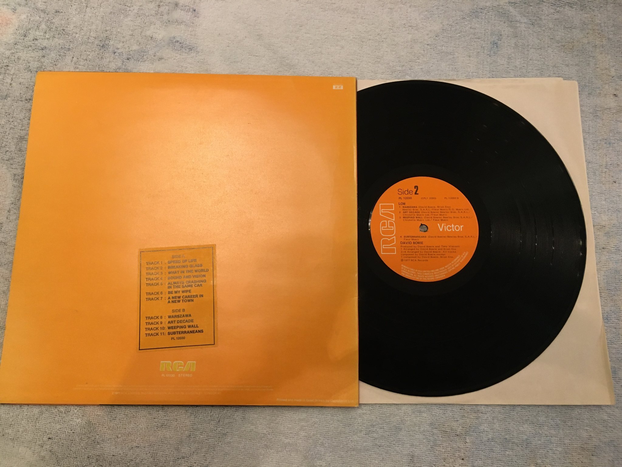 Omslagsbild för skivan DAVID BOWIE low LP -77 UK RCA PL 12030