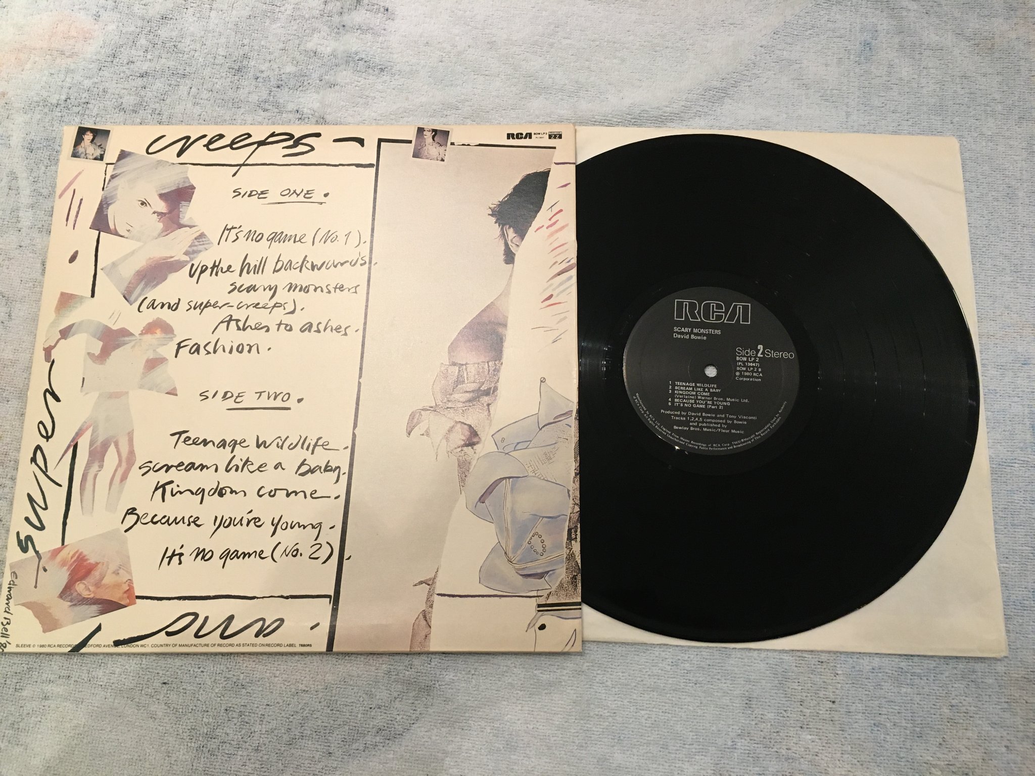 Omslagsbild för skivan DAVID BOWIE scary monster LP -80 UK RCA BOW LP 2