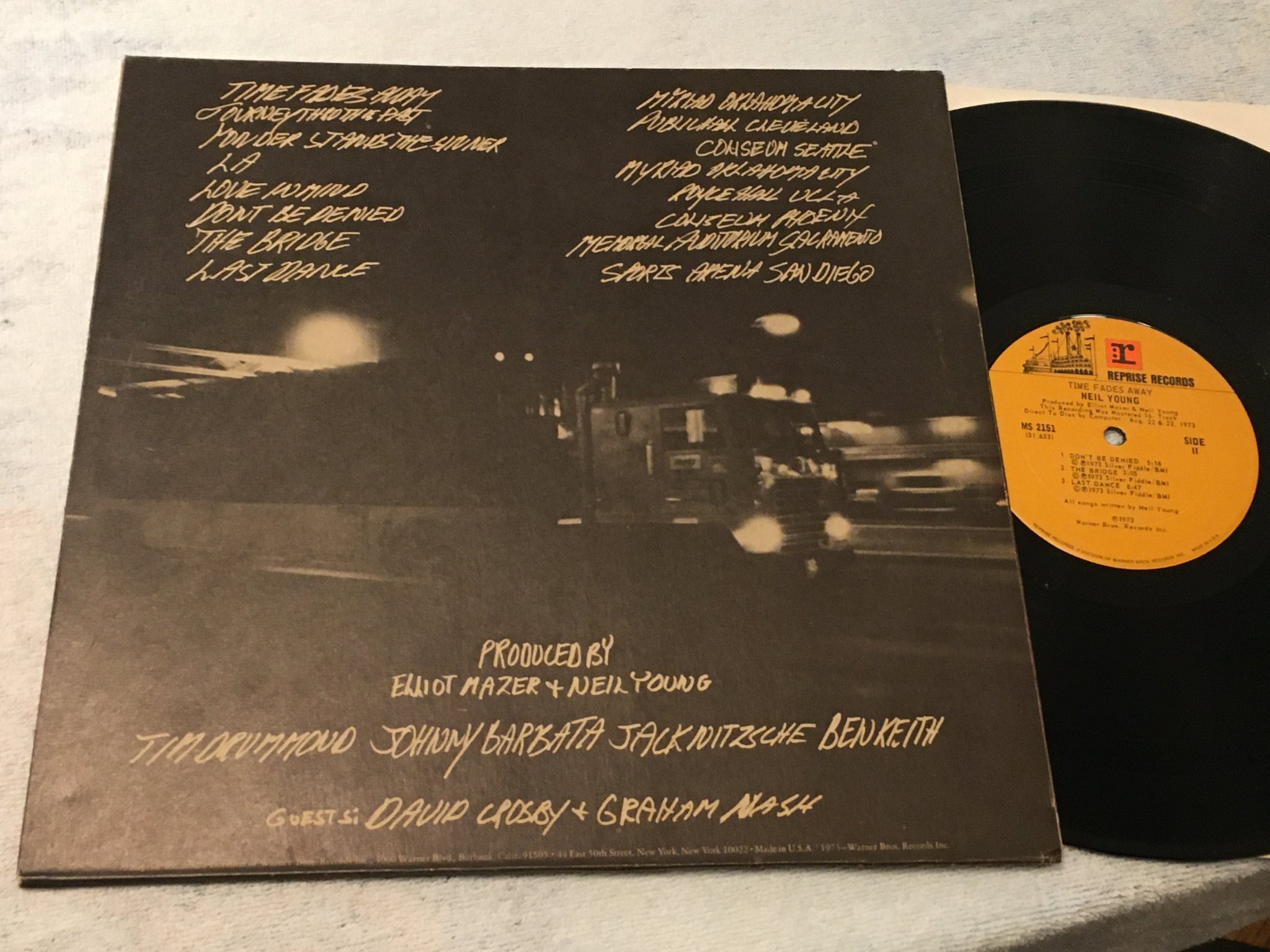 Omslagsbild för skivan NEIL YOUNG time fades away LP -73 US REPRISE MS 2151