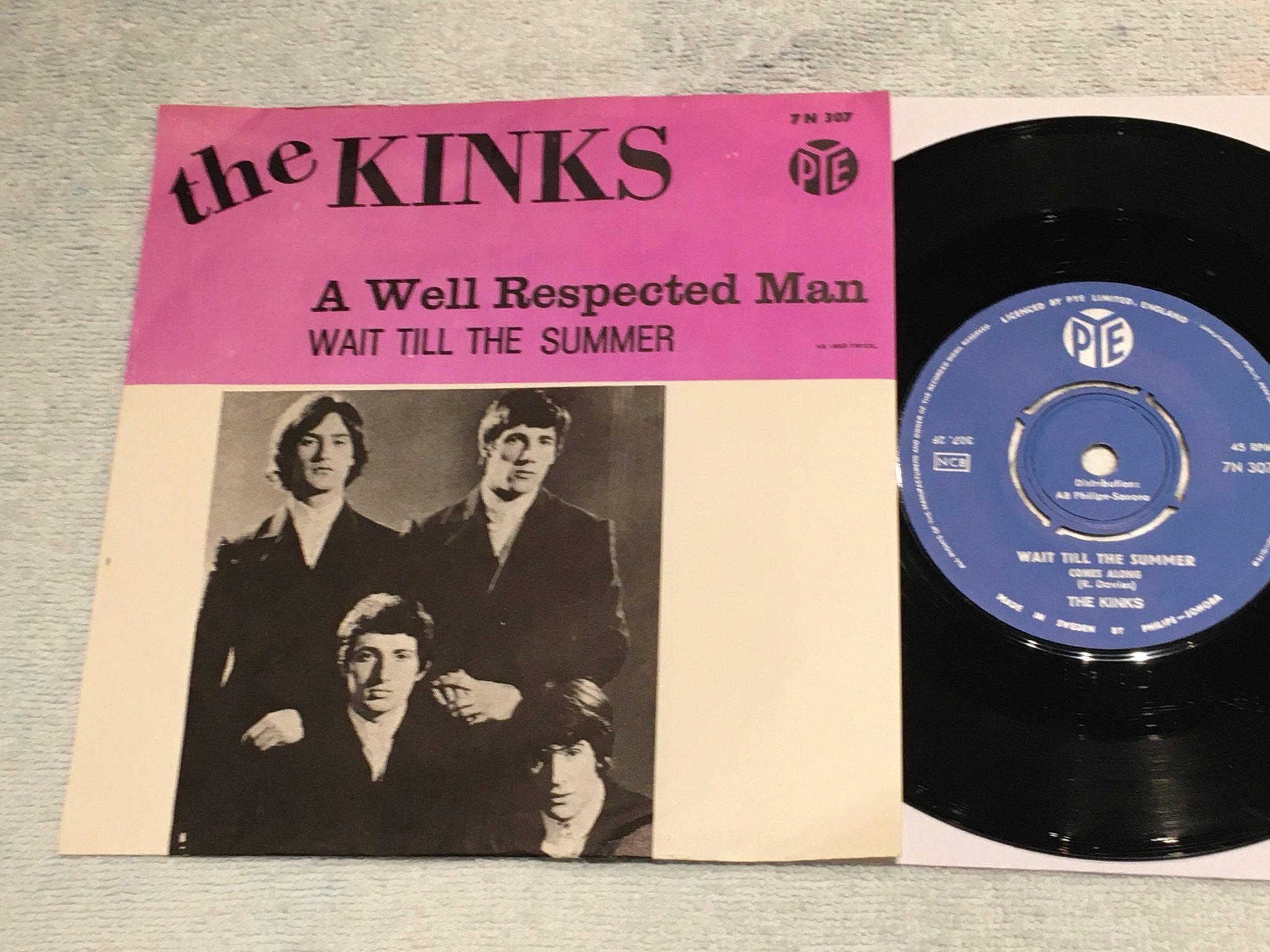 Omslagsbild för skivan KINKS  a well respected man  7”single PYE 7 N 307