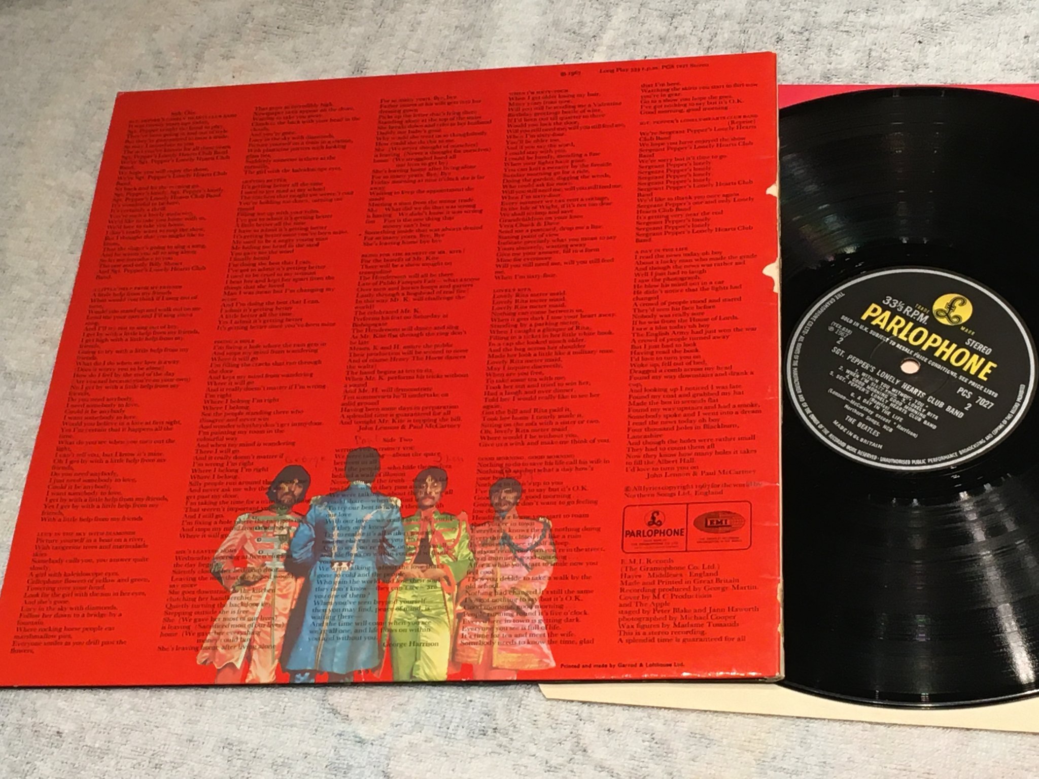Omslagsbild för skivan THE BEATLES Sgt Pepper’s… LP -67 UK APPLE PCS 7027
