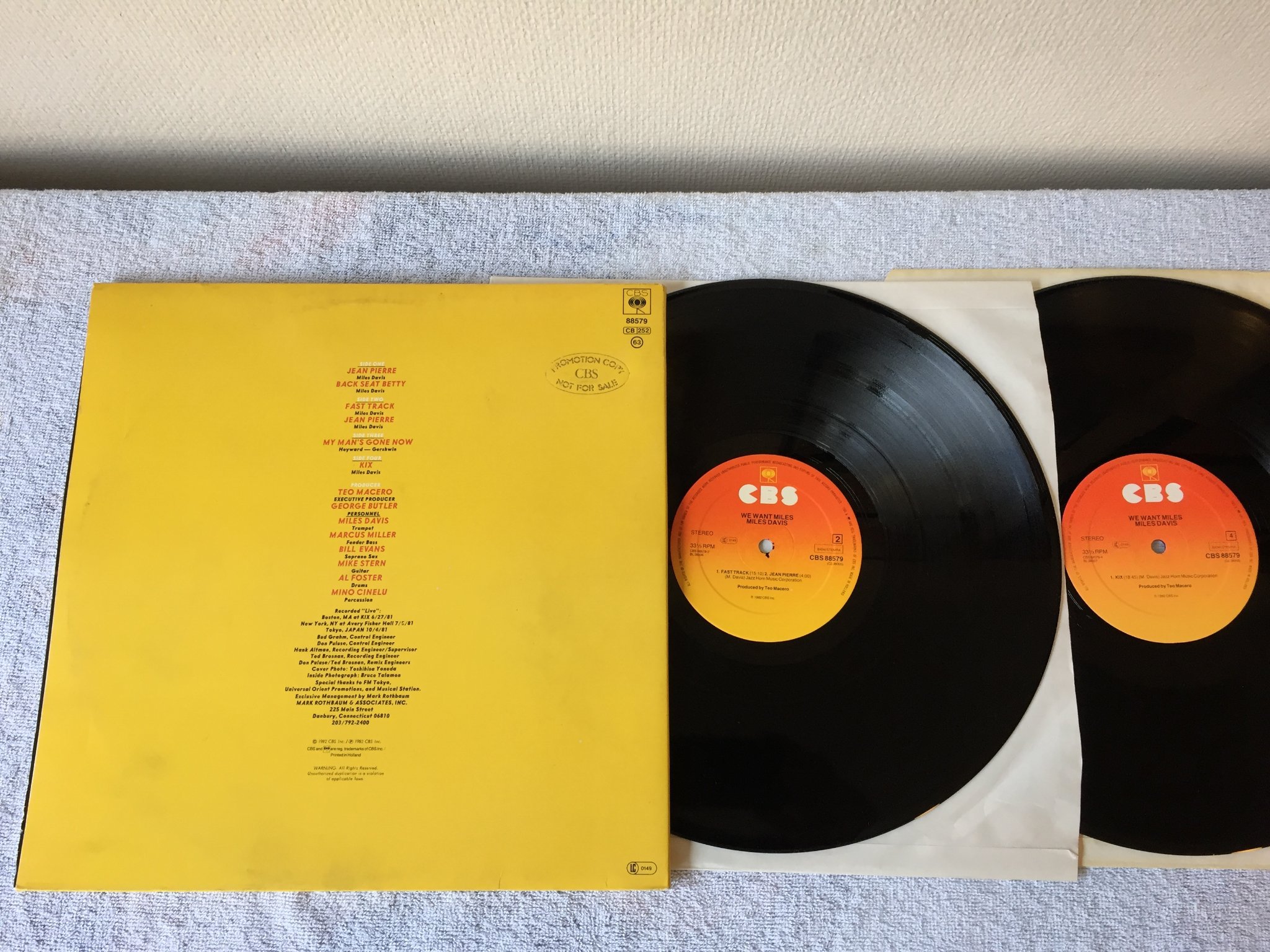 Omslagsbild för skivan MILES DAVIS we want mIles 2xLP -82 Hol CBS 88579