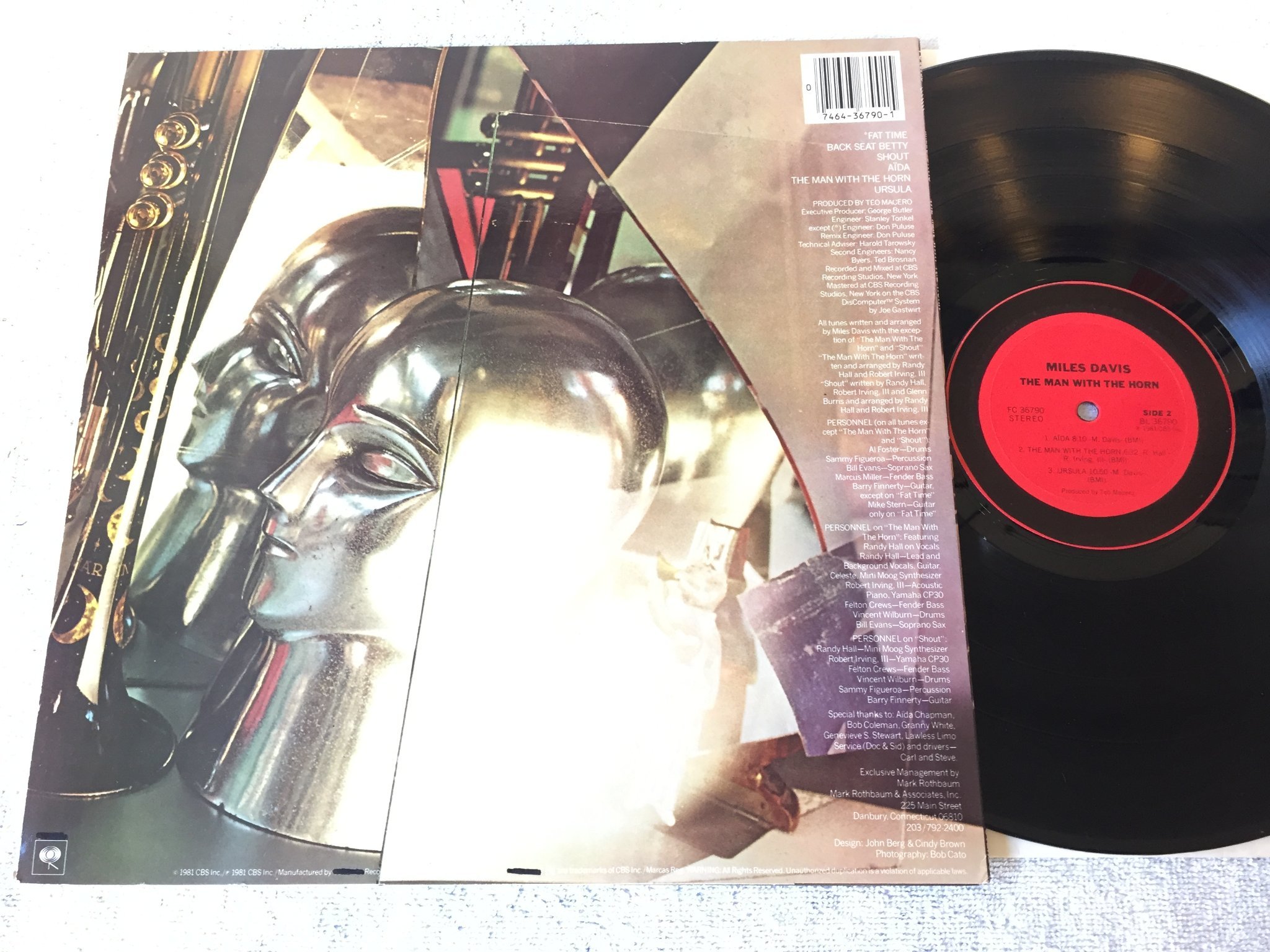 Omslagsbild för skivan MILES DAVIS The Man With The Horn LP. -81 LP -81 US