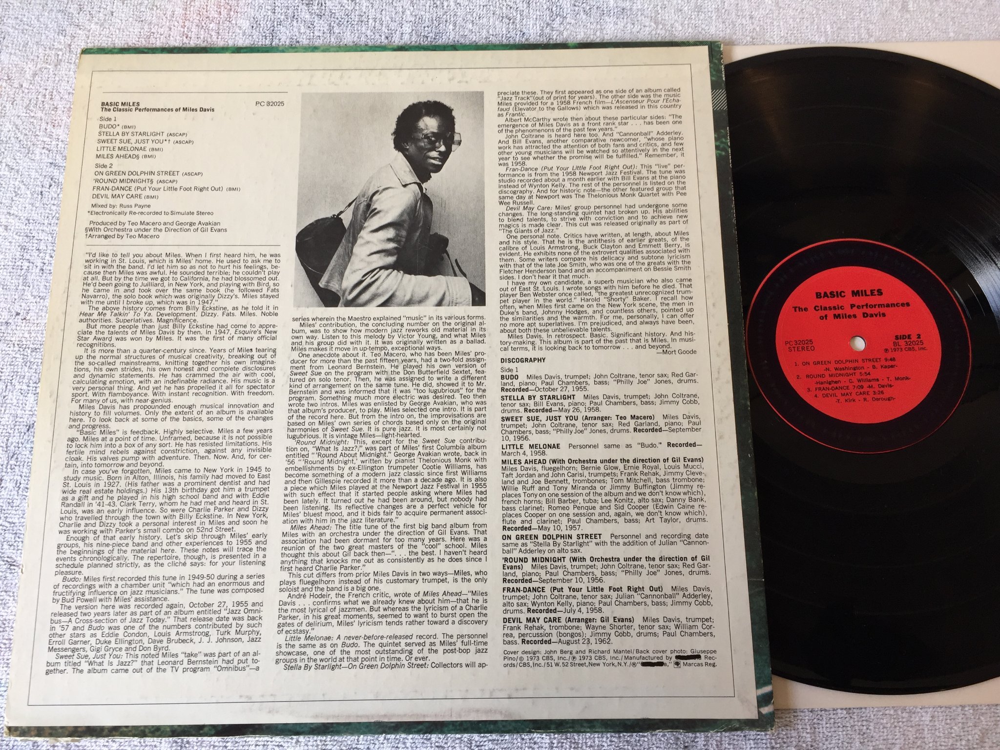 Omslagsbild för skivan Miles Davis - basic Miles LP  US COLUMBIA (crossed out) PC 32025