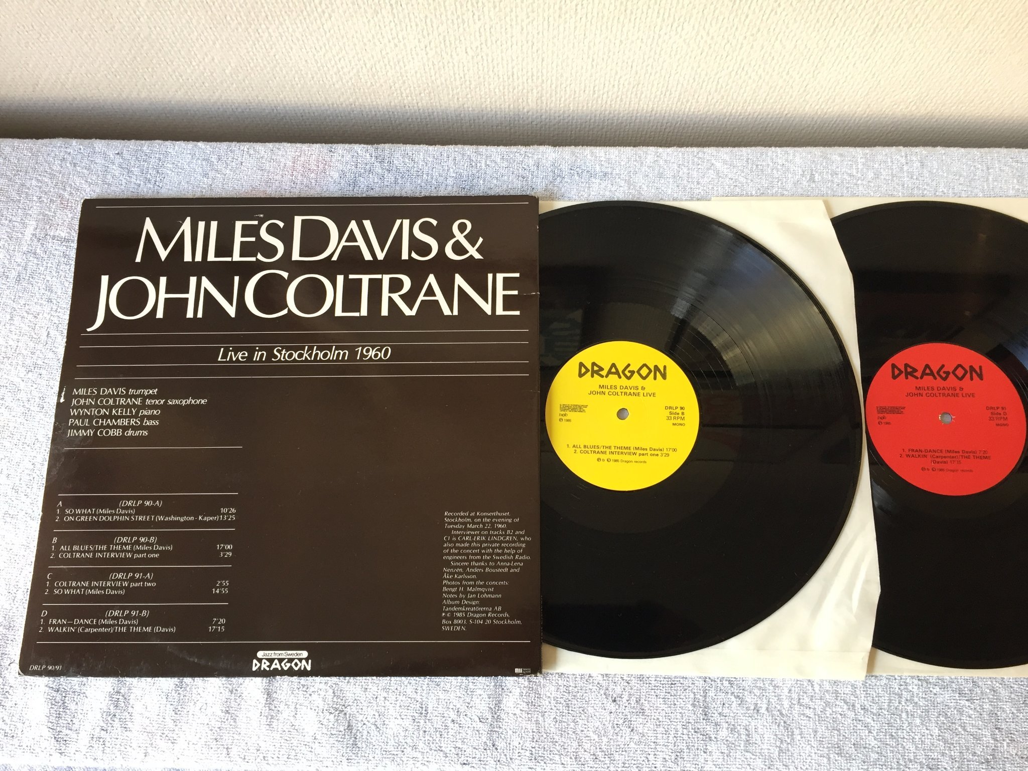 Omslagsbild för skivan MILES DAVIS & JOHN COLTRANE live in Stockholm 2xLP -85 Swe DRAGON DRLP 90