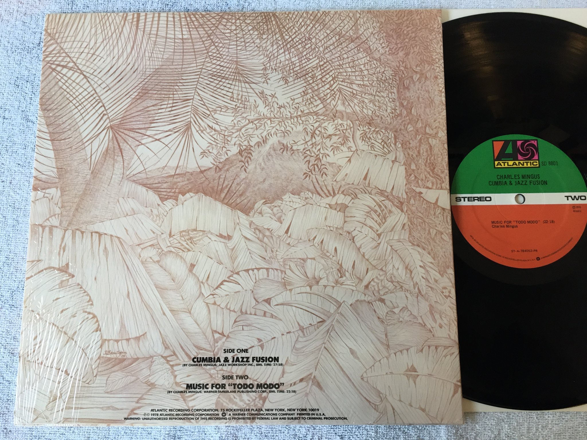 Omslagsbild för skivan CHARLES MINGUS cumbia & jazz fusion LP -78 US ATLANTIC SD 8801