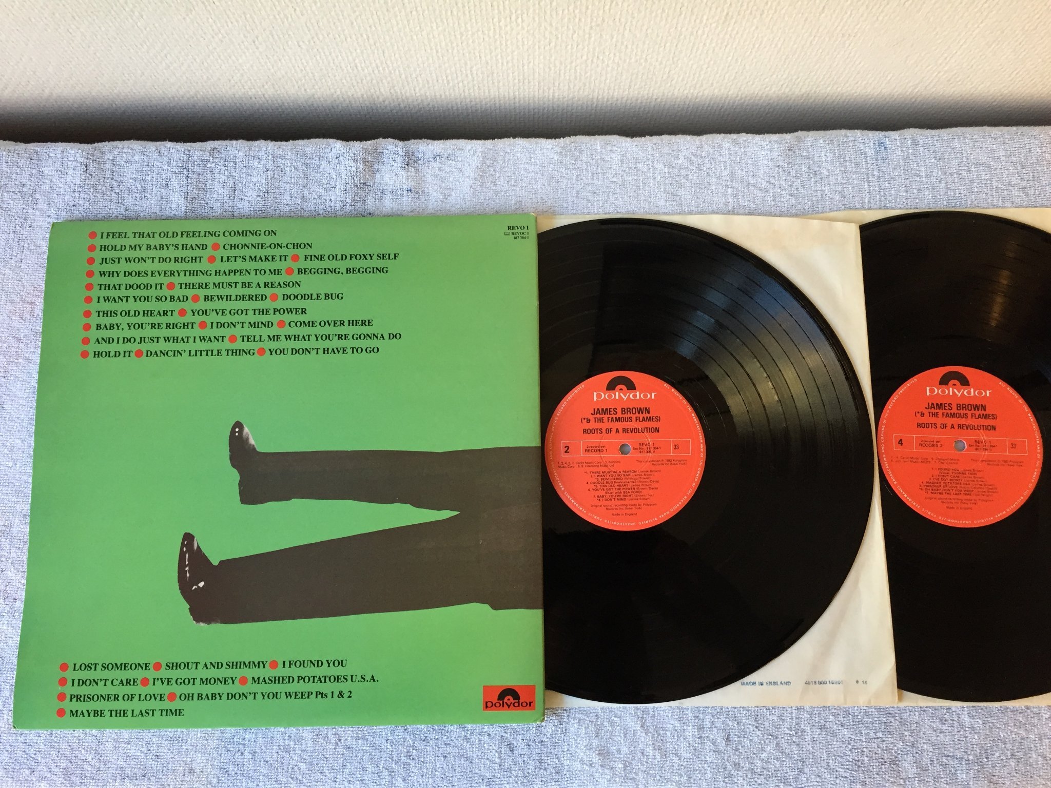 Omslagsbild för skivan JAMES BROWN & the famous flames - roots of a revolution 2xLP UK POLYDOR REVO 1