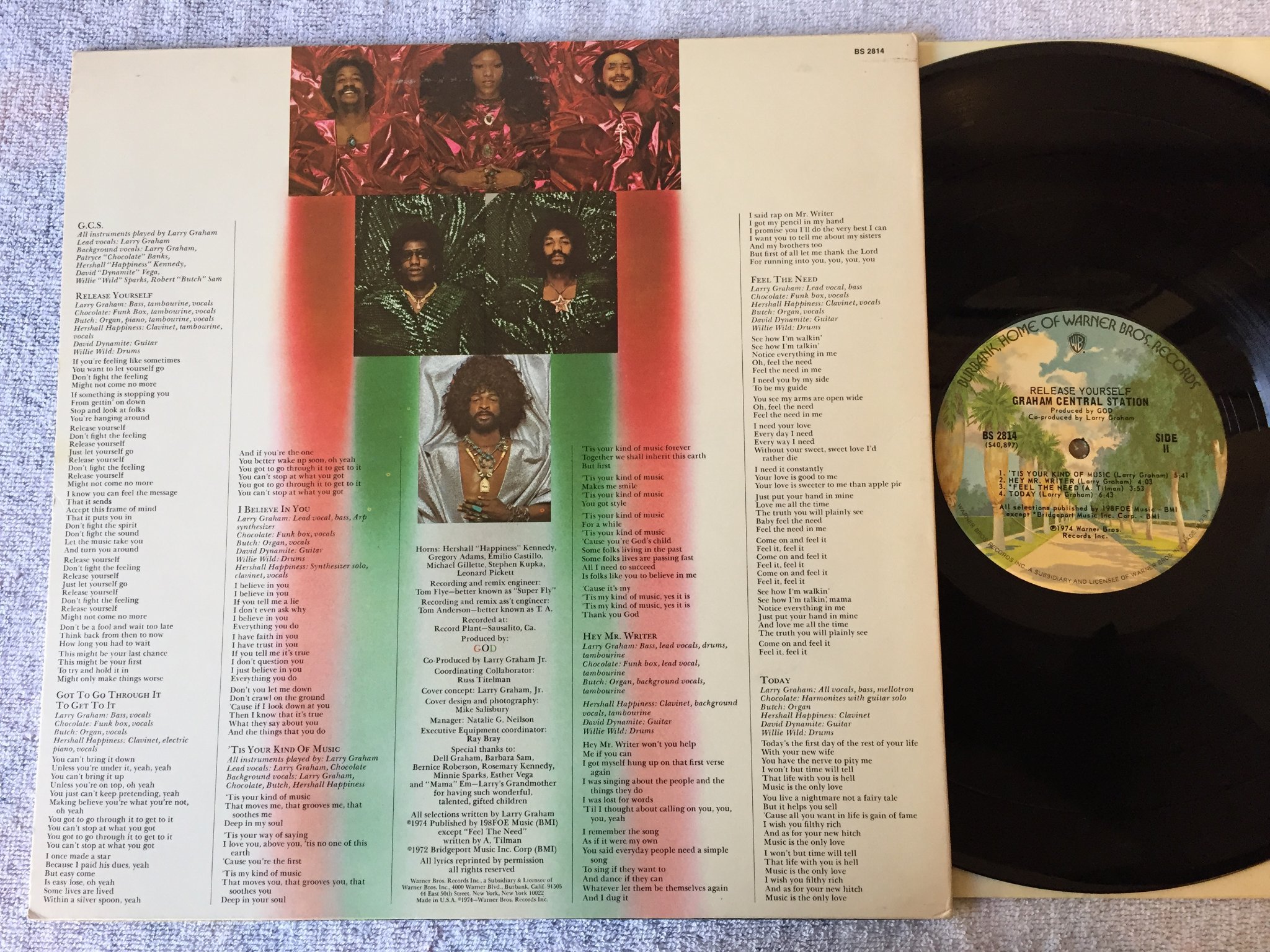 Omslagsbild för skivan GRAHAM CENTRAL STATION release yourself LP -74 US WARNER BS 2814