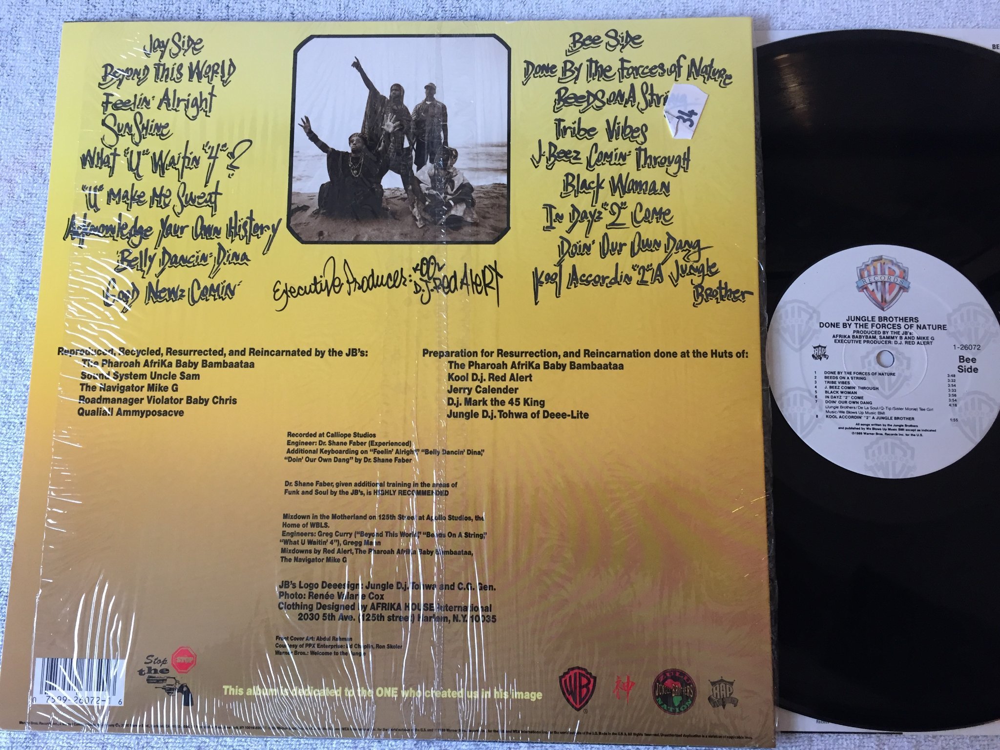 Omslagsbild för skivan JUNGLE BROTHERS done by the.. LP -89 US Warner Bros 1-26072 topp ex 