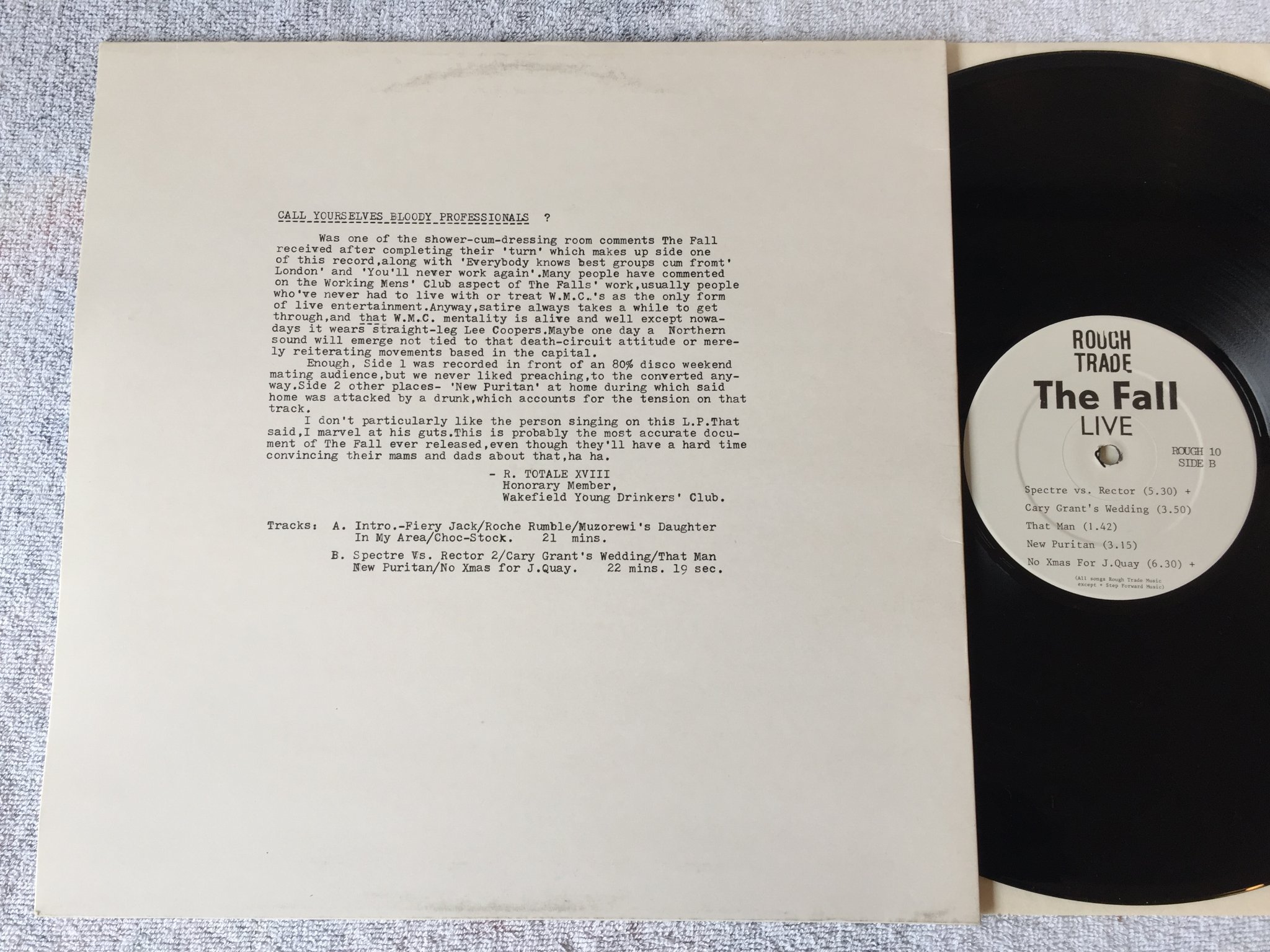 Omslagsbild för skivan THE FALL live  LP -80 UK ROUGH TRADE rough 10 FINT EX