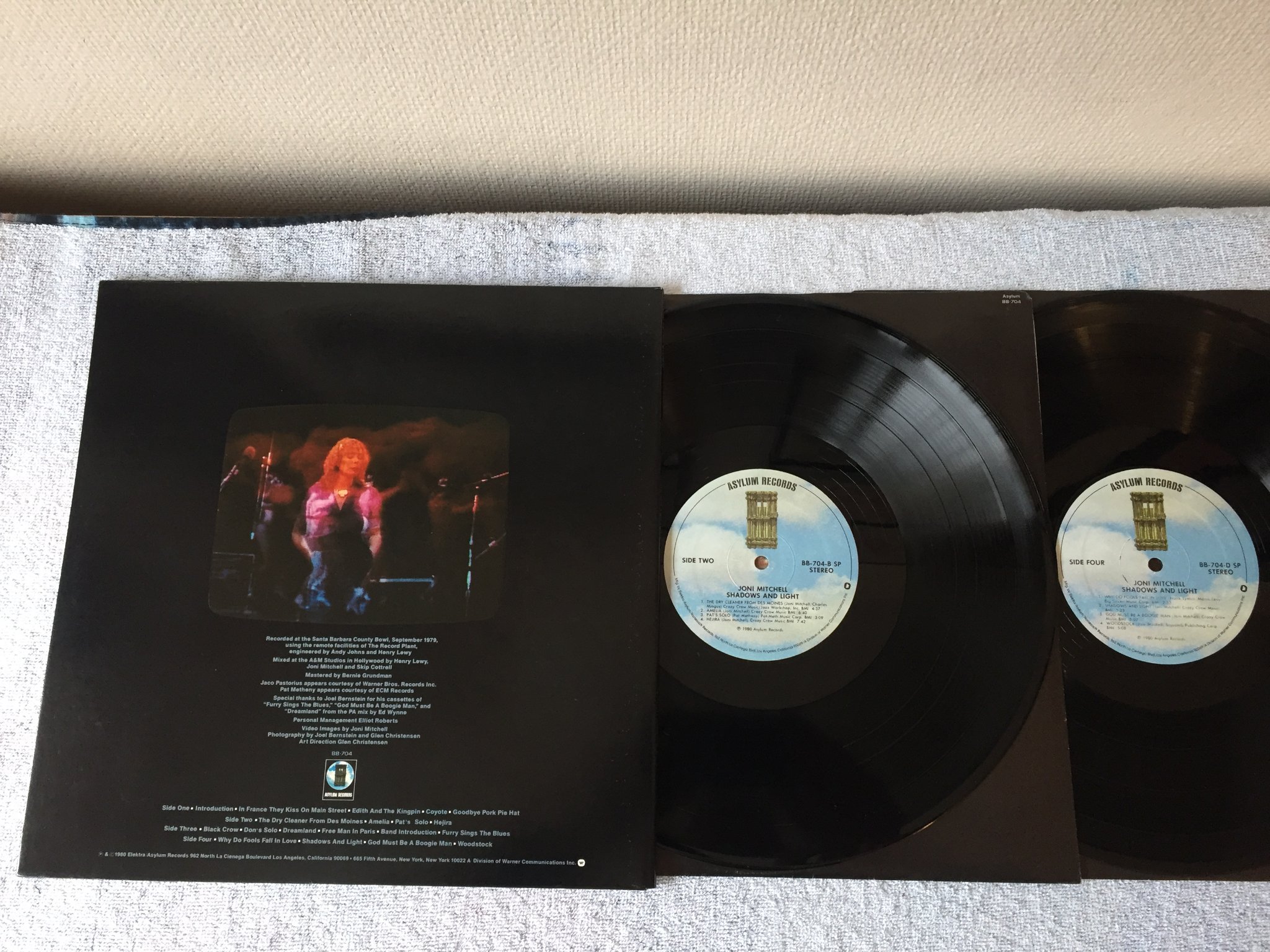 Omslagsbild för skivan JONI MITCHELL shadows and light 2xLP -80 US ASYLUM BB 704 A SP