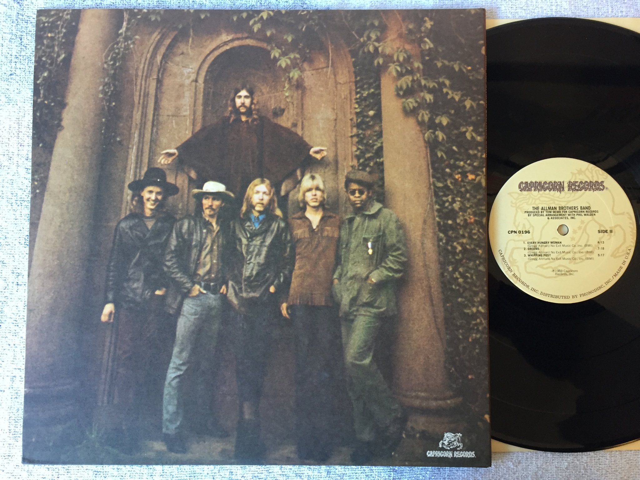 Omslagsbild för skivan THE ALLMAN BROTHERS BAND s/t LP -69 CAPRICORN CPN 0196