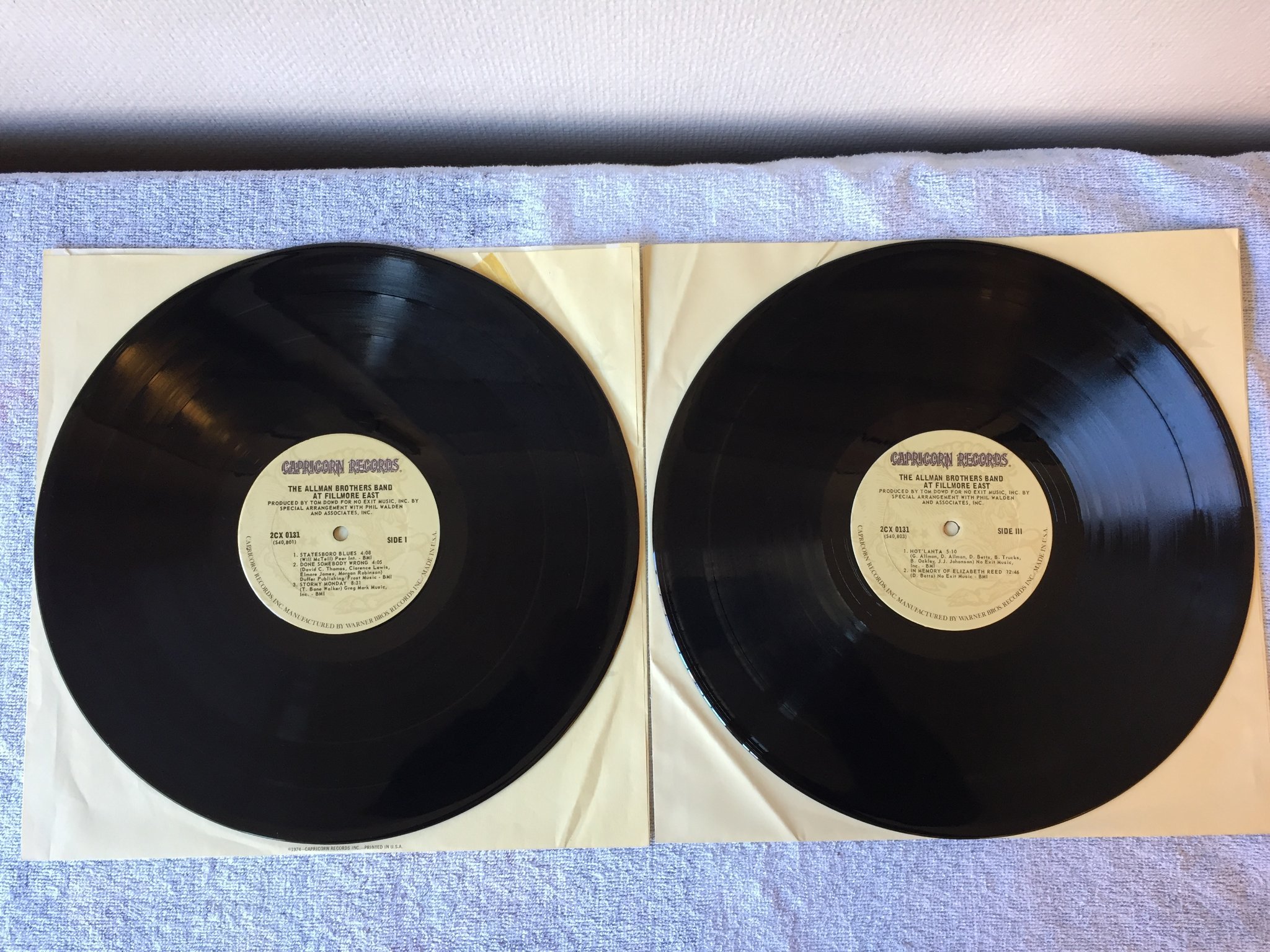 Omslagsbild för skivan THE ALLMAN BROTHERS BAND at Fillmore East 2xLP  CAPRICORN 2CX 0131