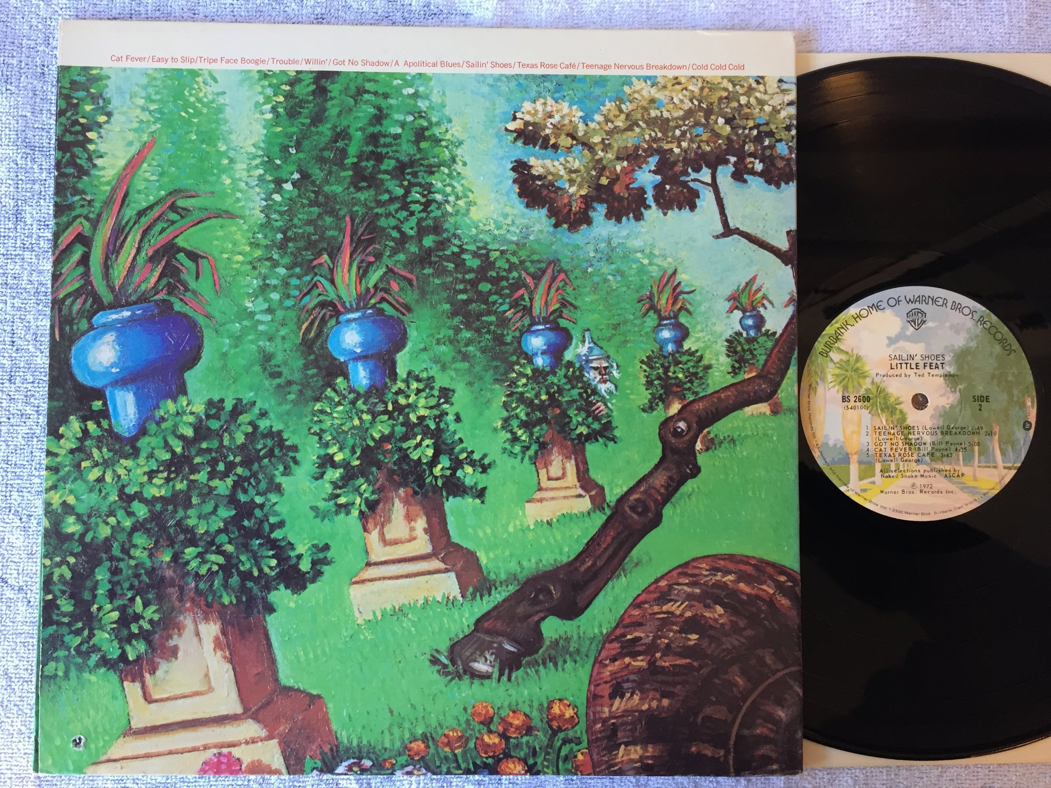 Omslagsbild för skivan LITTLE FEAT sailing shoes LP -72 US WARNER BROS BS 2600